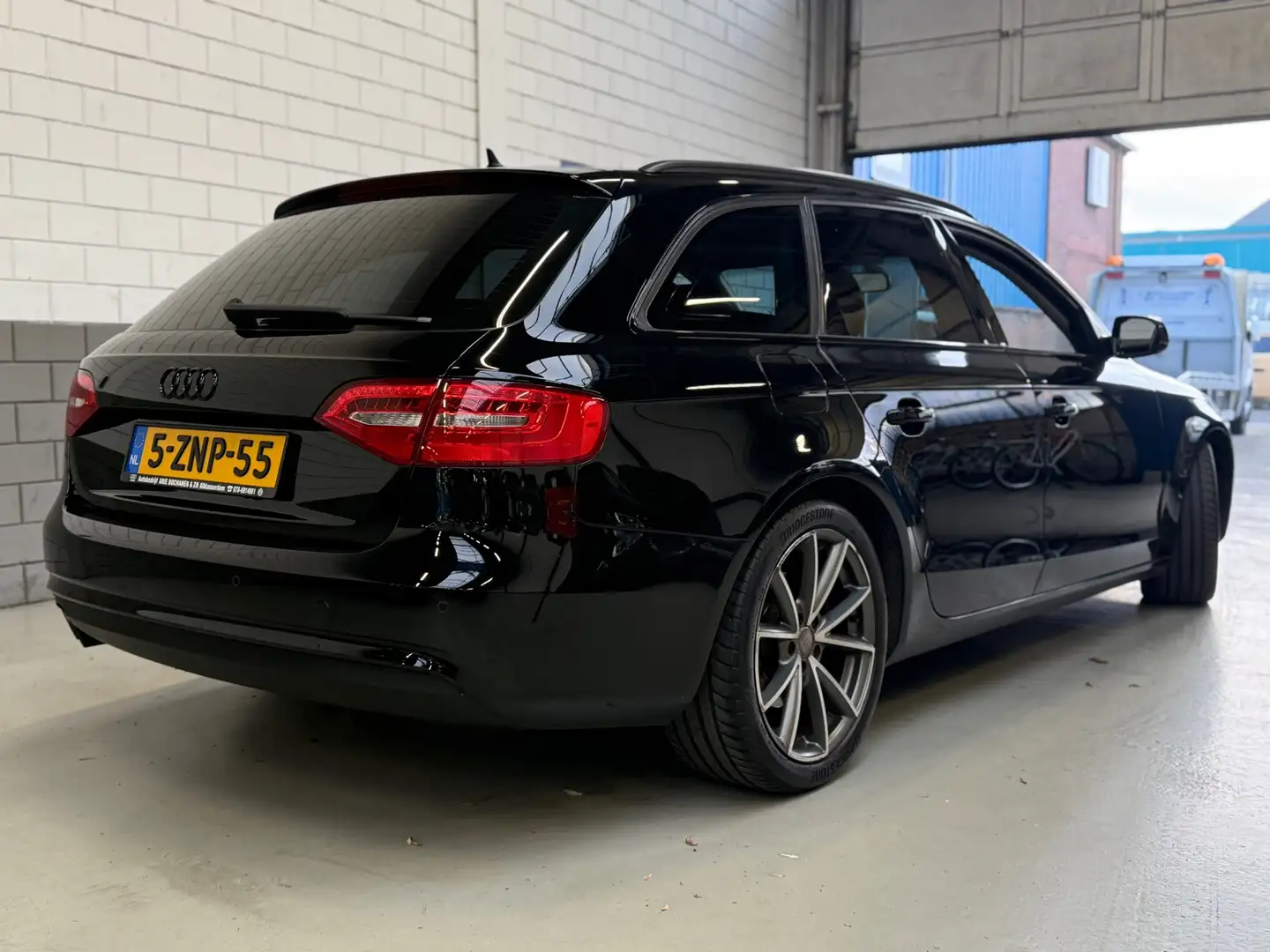 Audi A4 Avant 1.8 TFSI Pro Line S-Line Automaat Zwart - 2