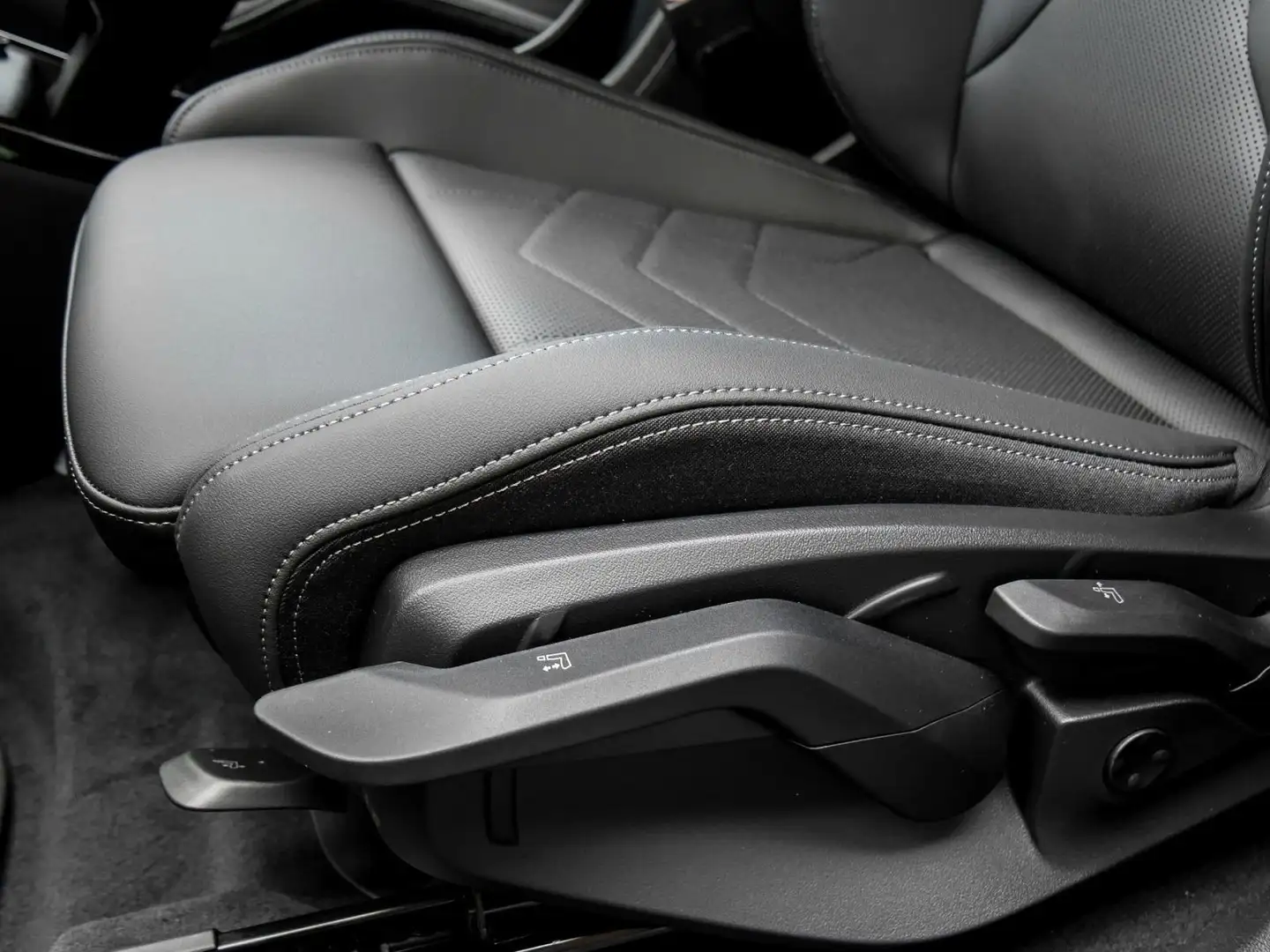 BMW iX1 iX1 xDrive30 xLine-xDrive30 xLine Noir - 2