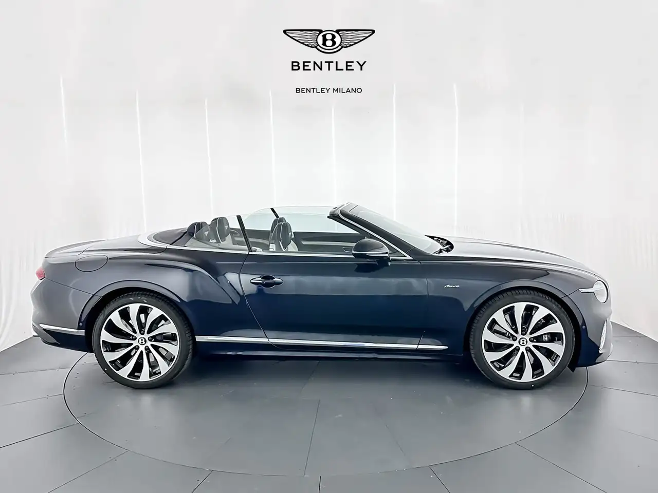 Bentley Continental GTC 2026 — фото 7