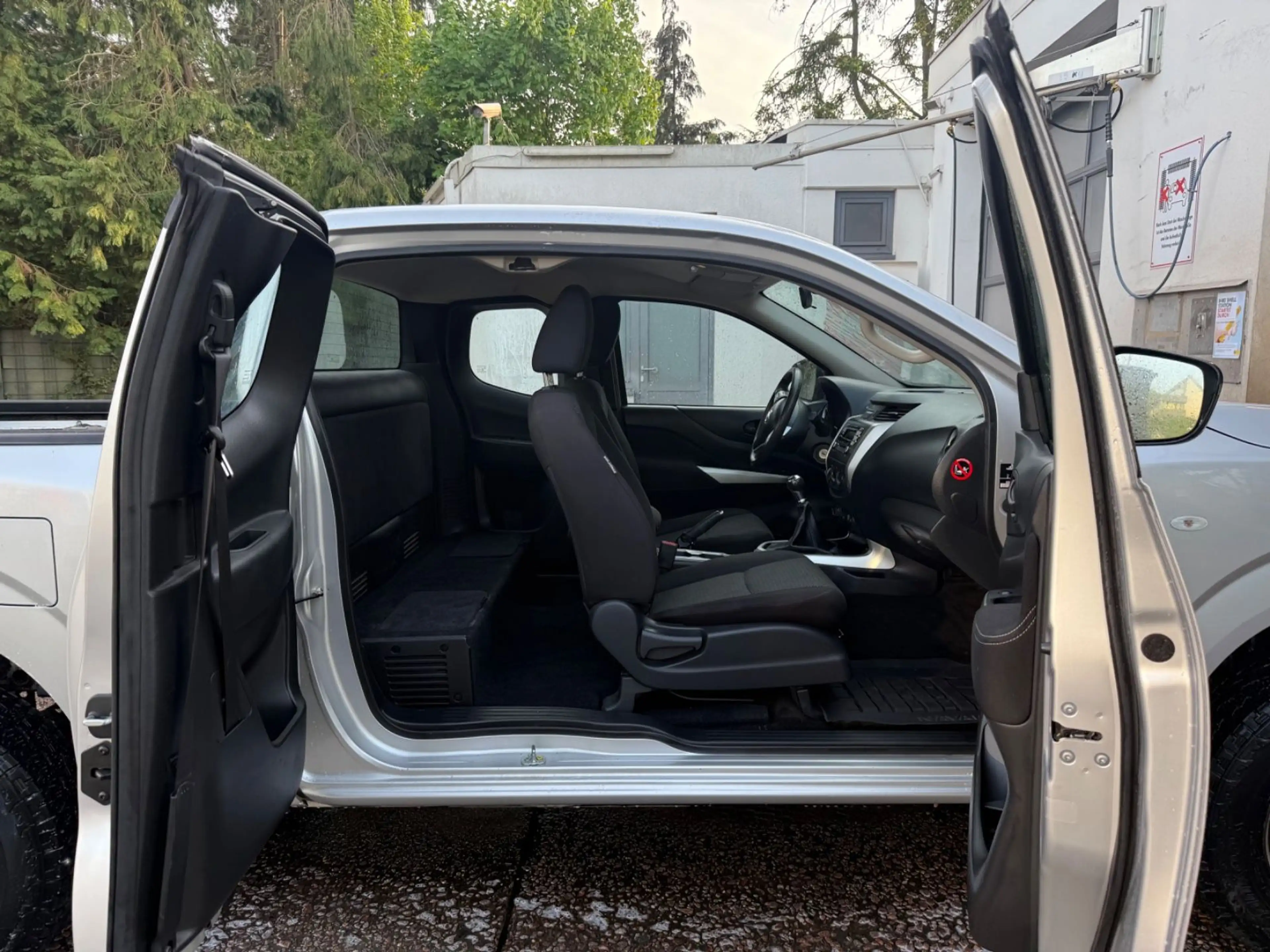 Nissan Navara 2,3 DCI N-Guard King Cab 4x4 AHK Tempom. — photo 12