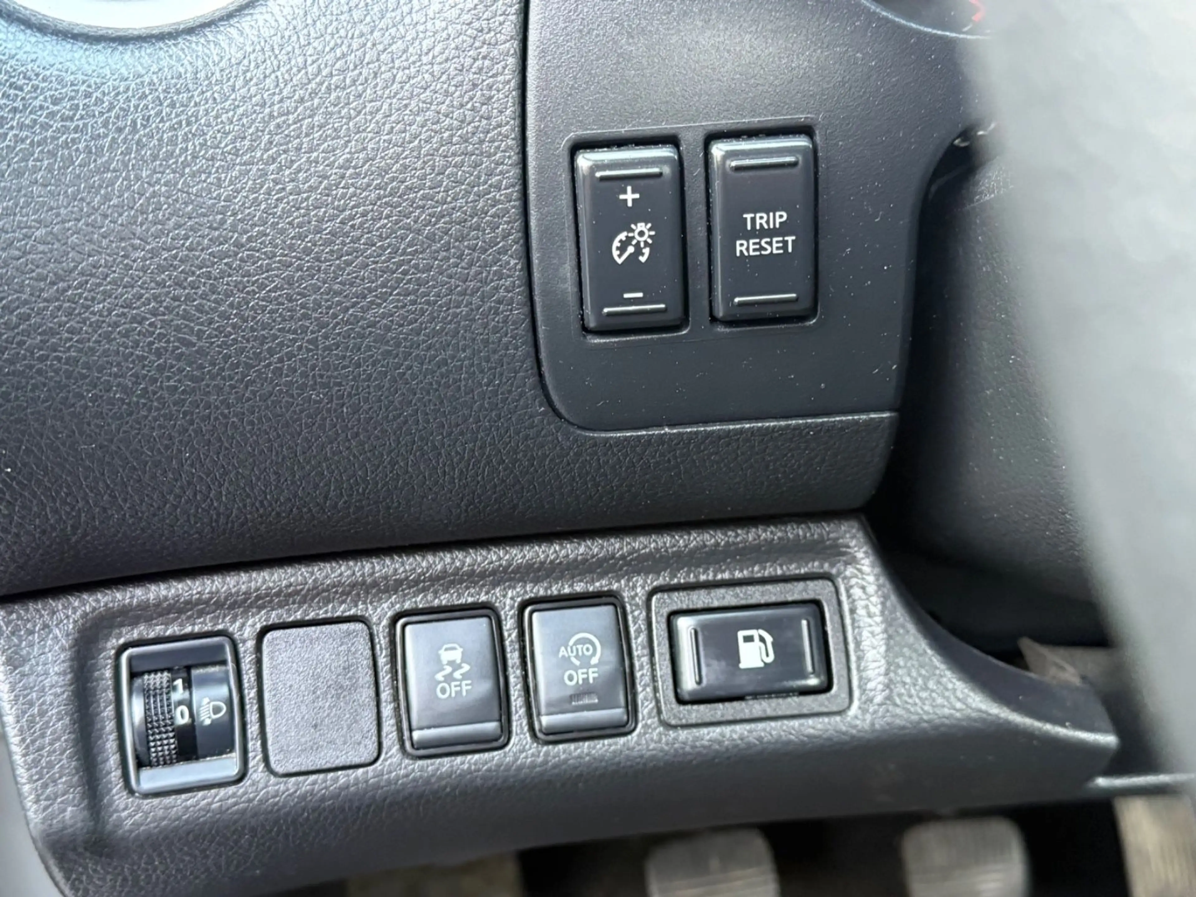 Nissan Navara 2,3 DCI N-Guard King Cab 4x4 AHK Tempom. — photo 15
