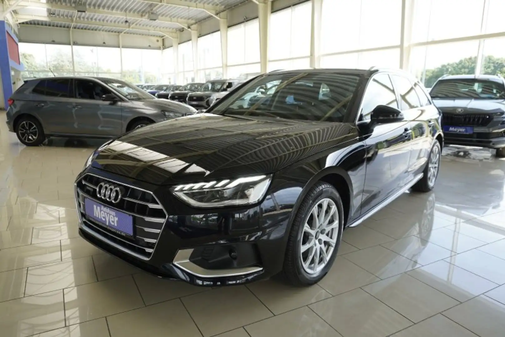 Audi A4 40TFSI quattro aAHK/Matrix/Navi/Standheiz. Schwarz - 1