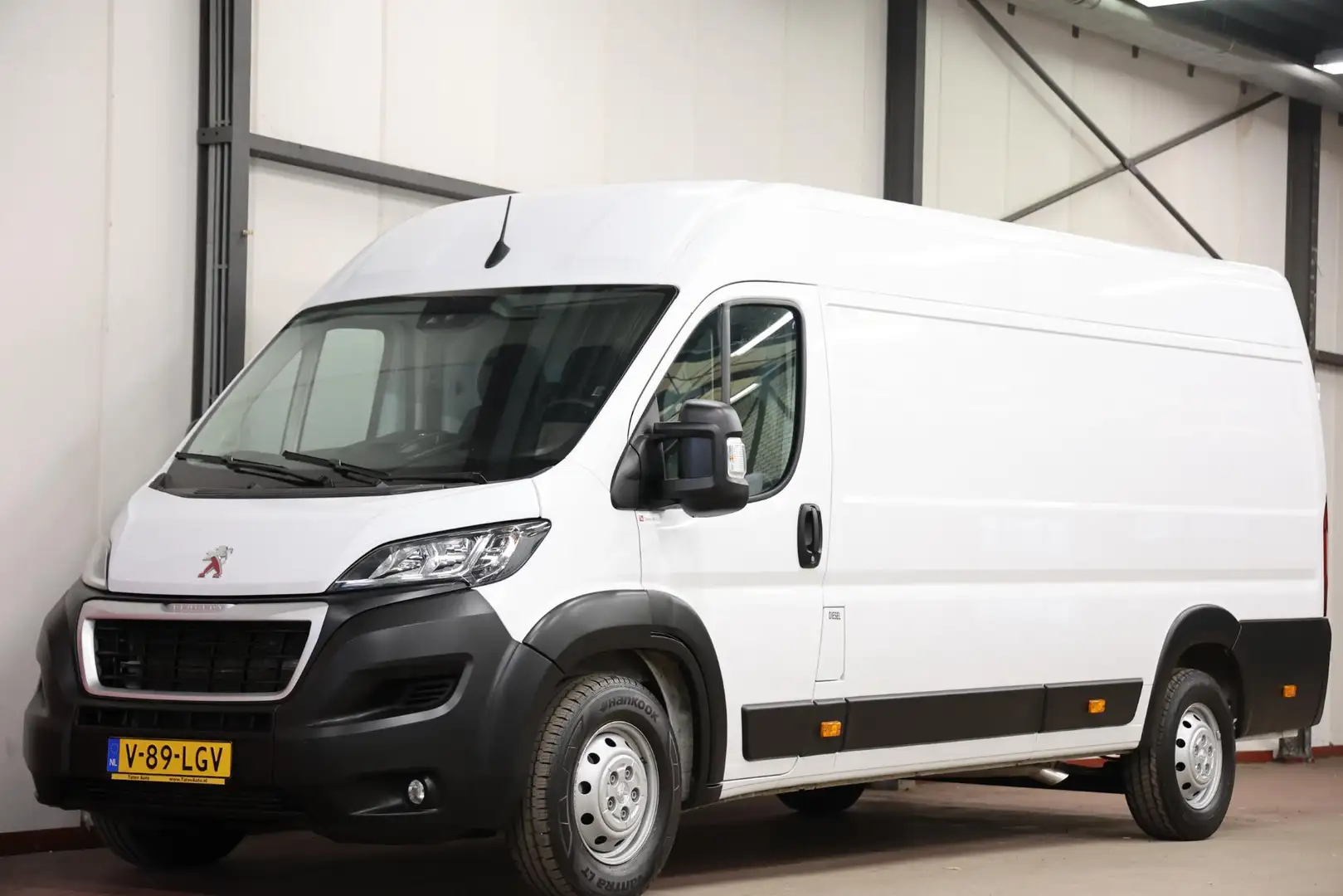 Peugeot Boxer 435 2.2 BlueHDi 140 L4H2 Blanc - 1