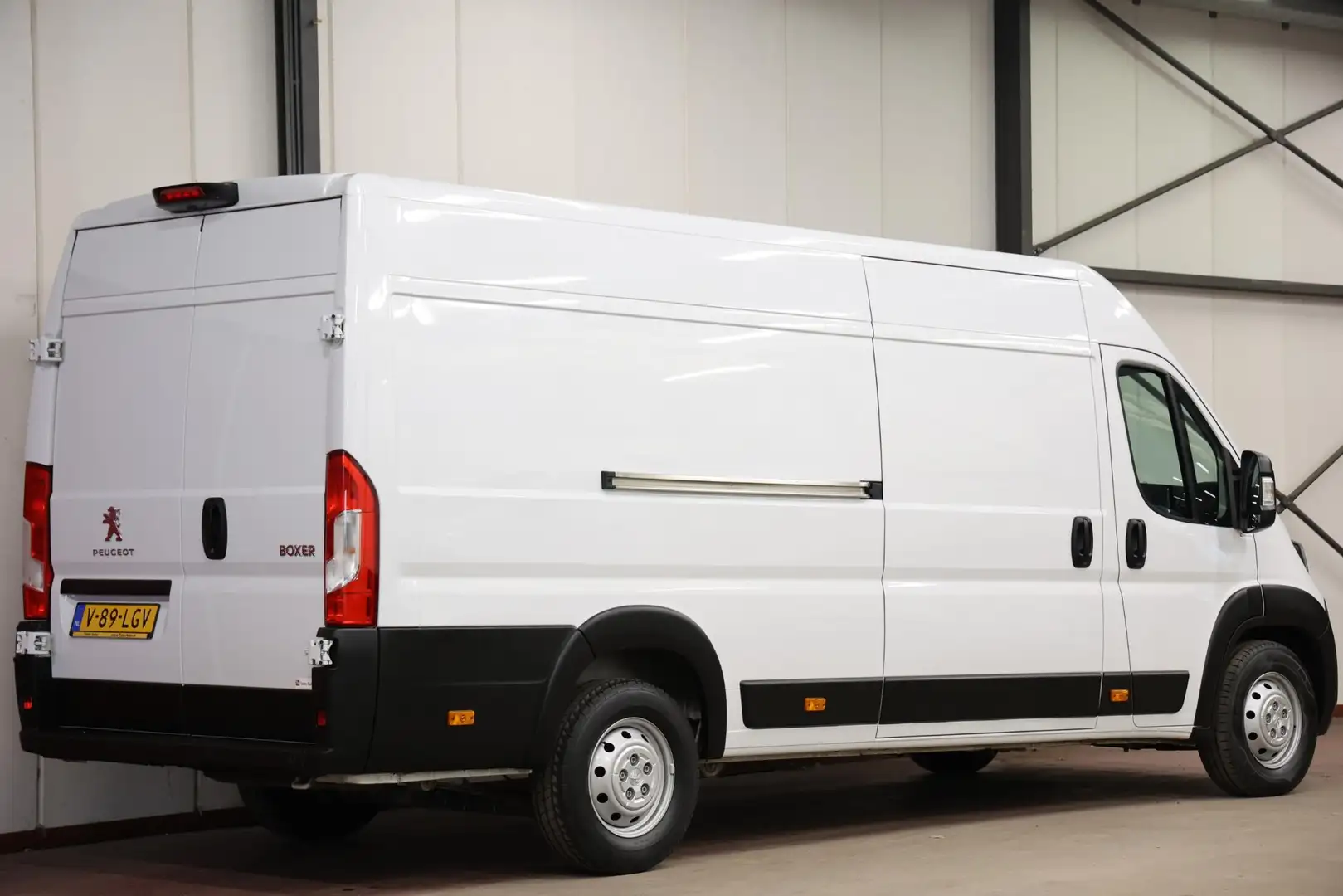 Peugeot Boxer 435 2.2 BlueHDi 140 L4H2 Blanc - 2