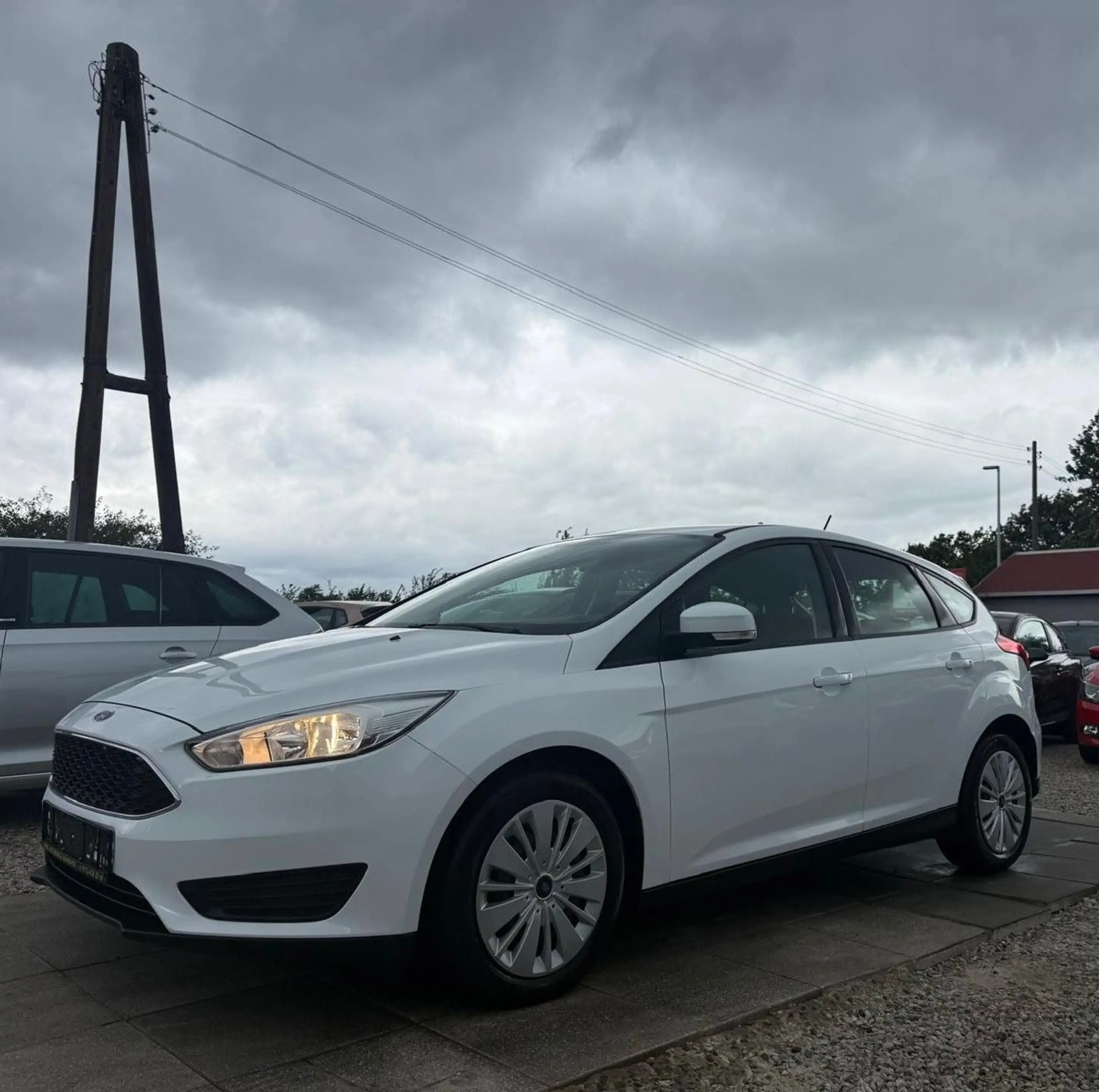 Ford Focus 1,6 Trend Zahnriemen Neu Sport Lenkrad — photo 3