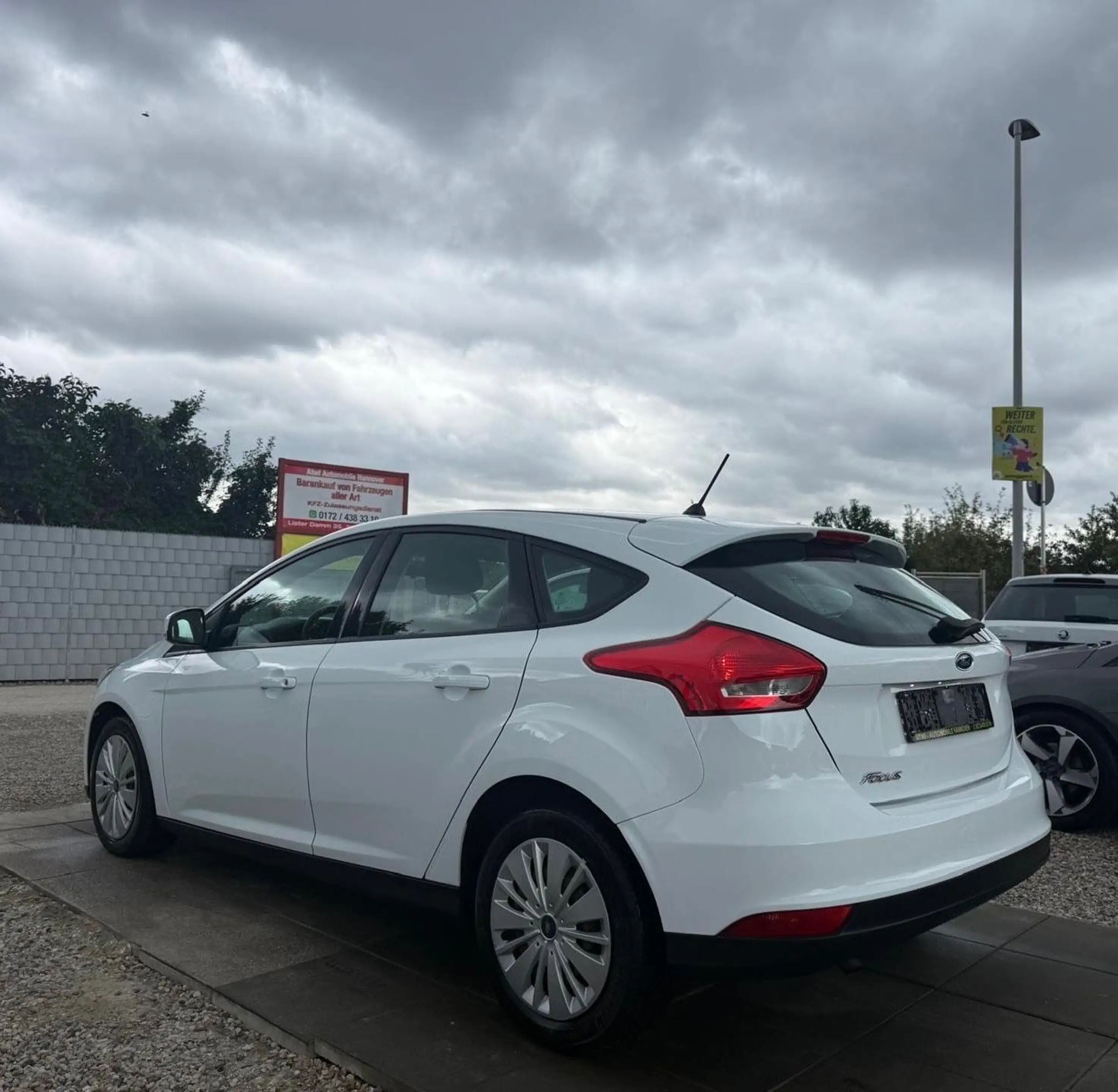 Ford Focus 1,6 Trend Zahnriemen Neu Sport Lenkrad — photo 4