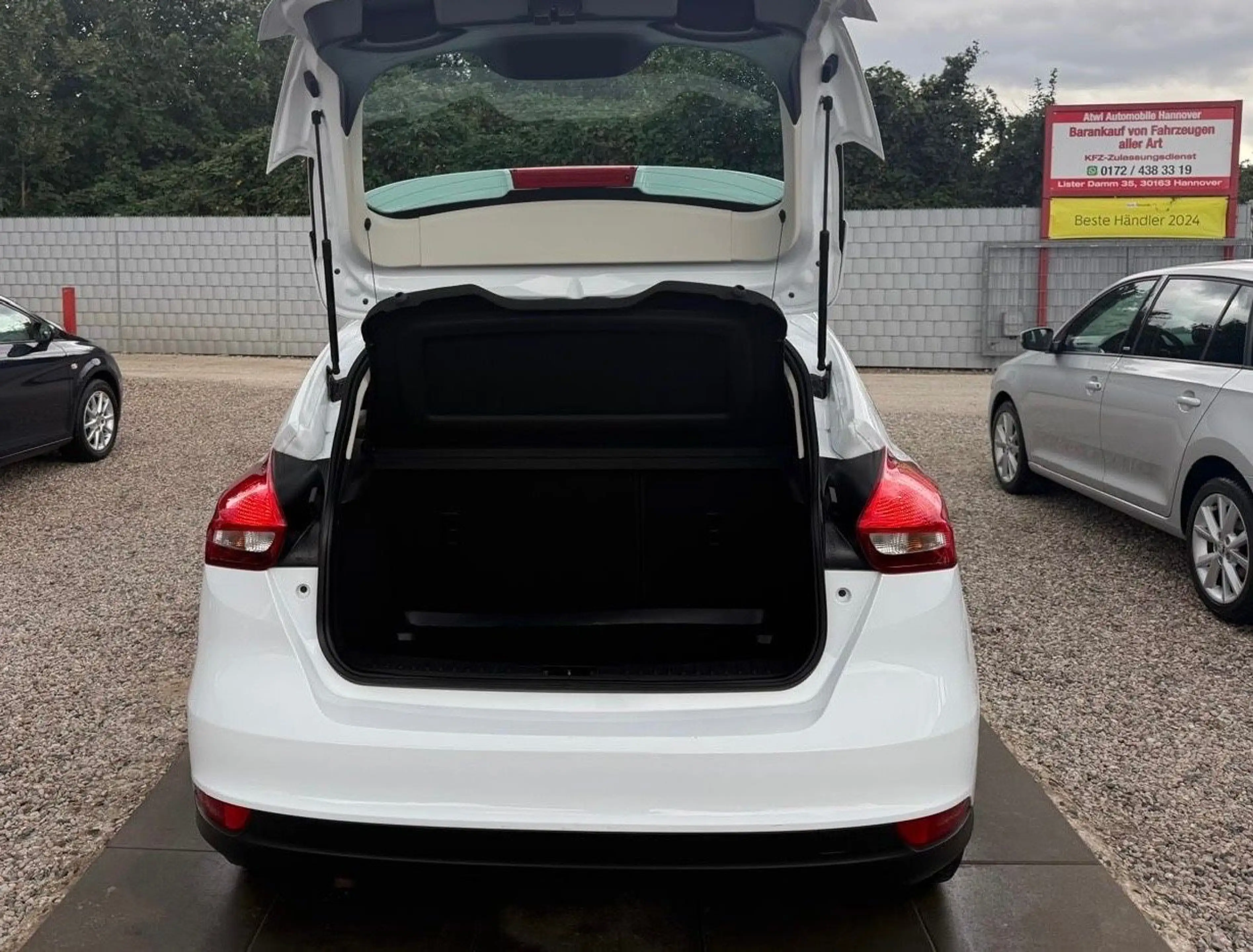 Ford Focus 1,6 Trend Zahnriemen Neu Sport Lenkrad — photo 9