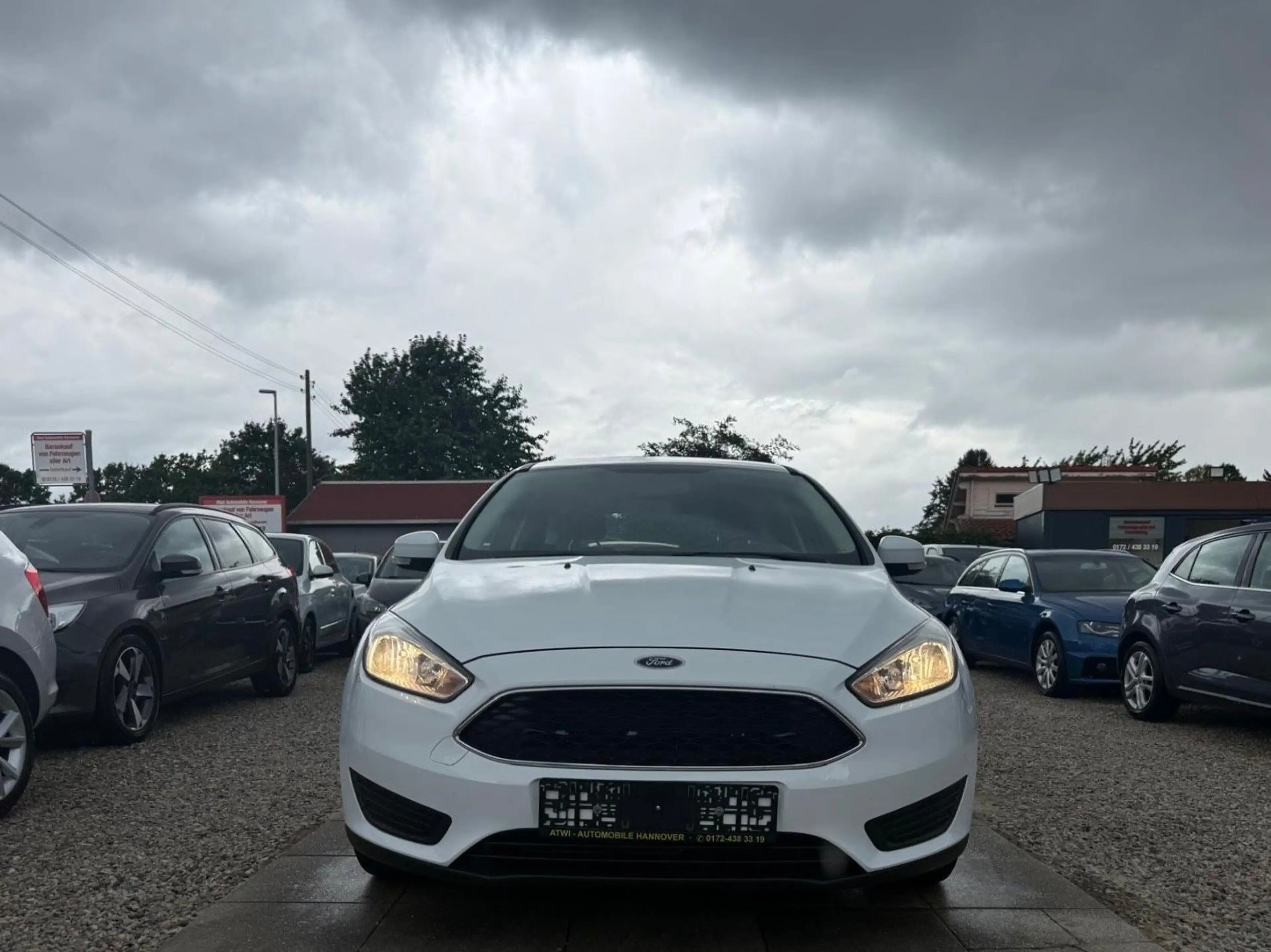 Ford Focus 1,6 Trend Zahnriemen Neu Sport Lenkrad — photo 2
