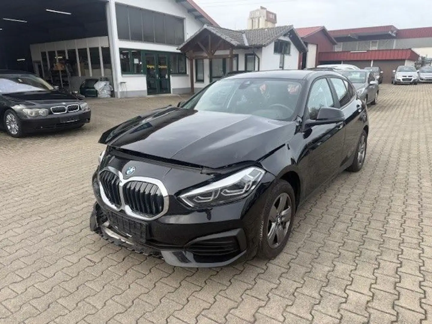 BMW 118 F40 118i Advantage Automatik NAV PDC Start-Stop Noir - 1