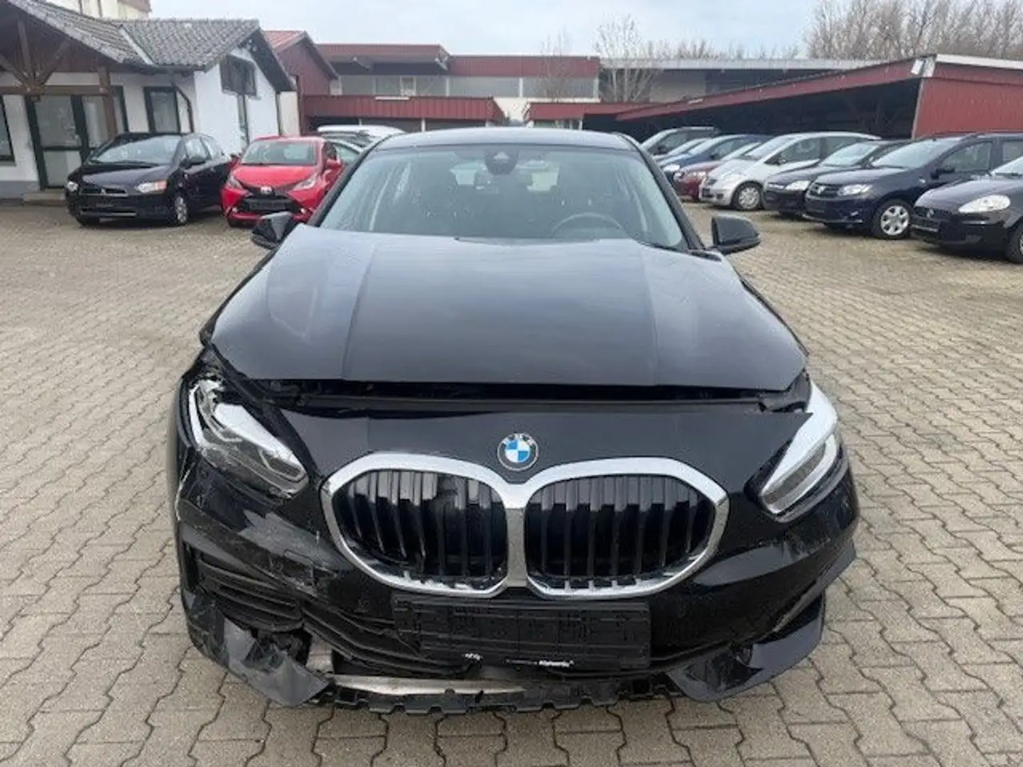 BMW 118 F40 118i Advantage Automatik NAV PDC Start-Stop Noir - 2