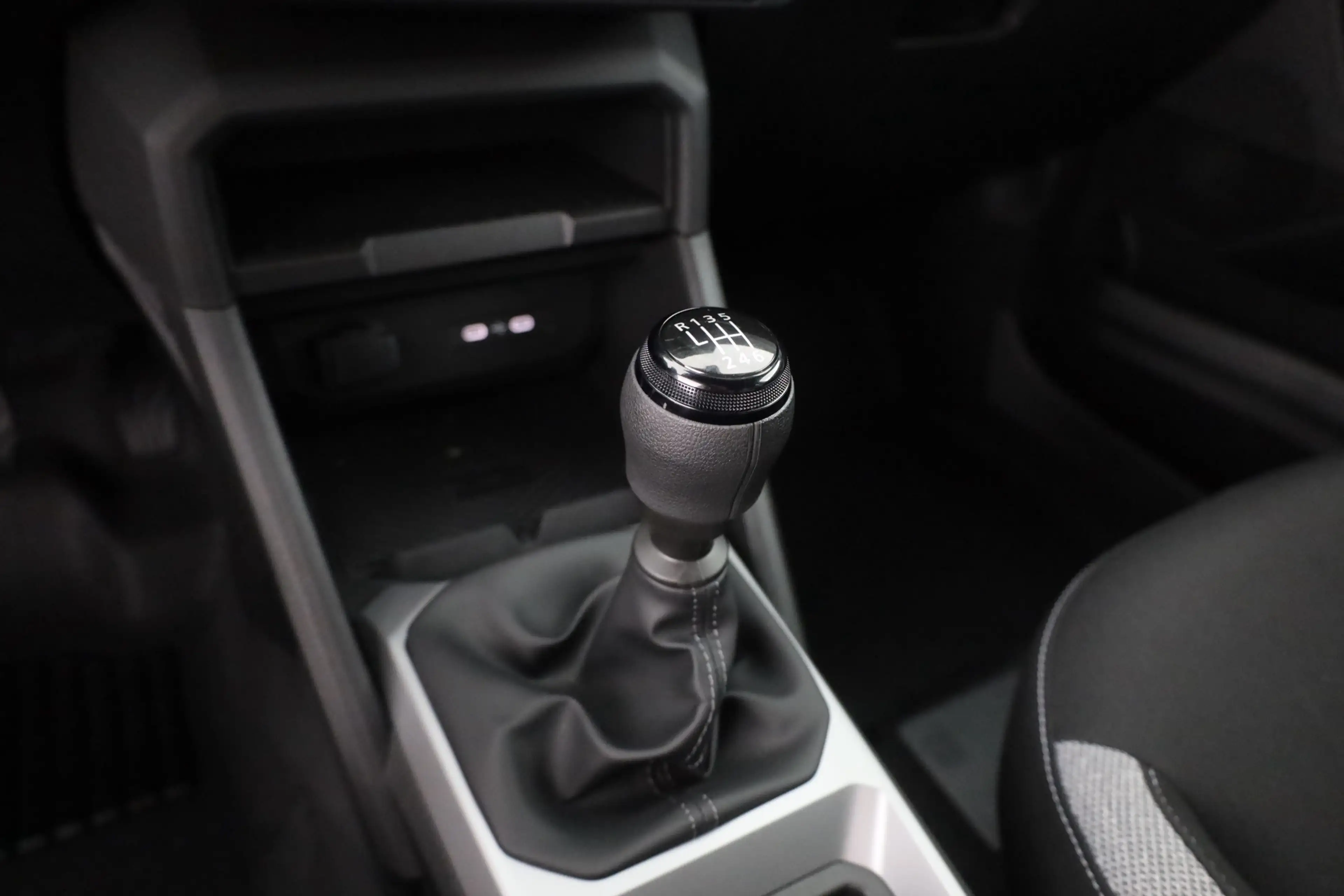 Dacia Duster Journey mHev 140 LED Navi Kamera — photo 14