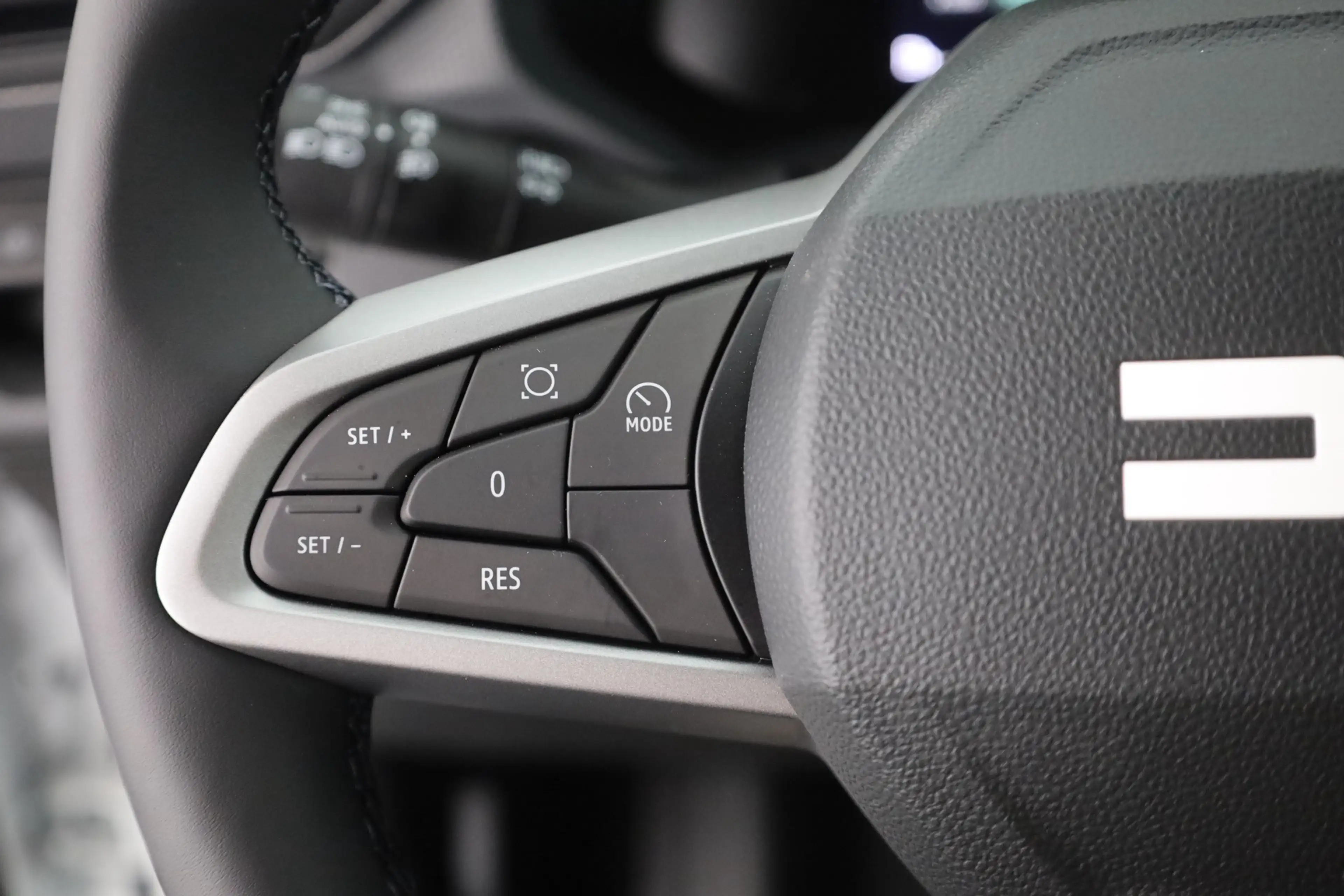 Dacia Duster Journey mHev 140 LED Navi Kamera — photo 16