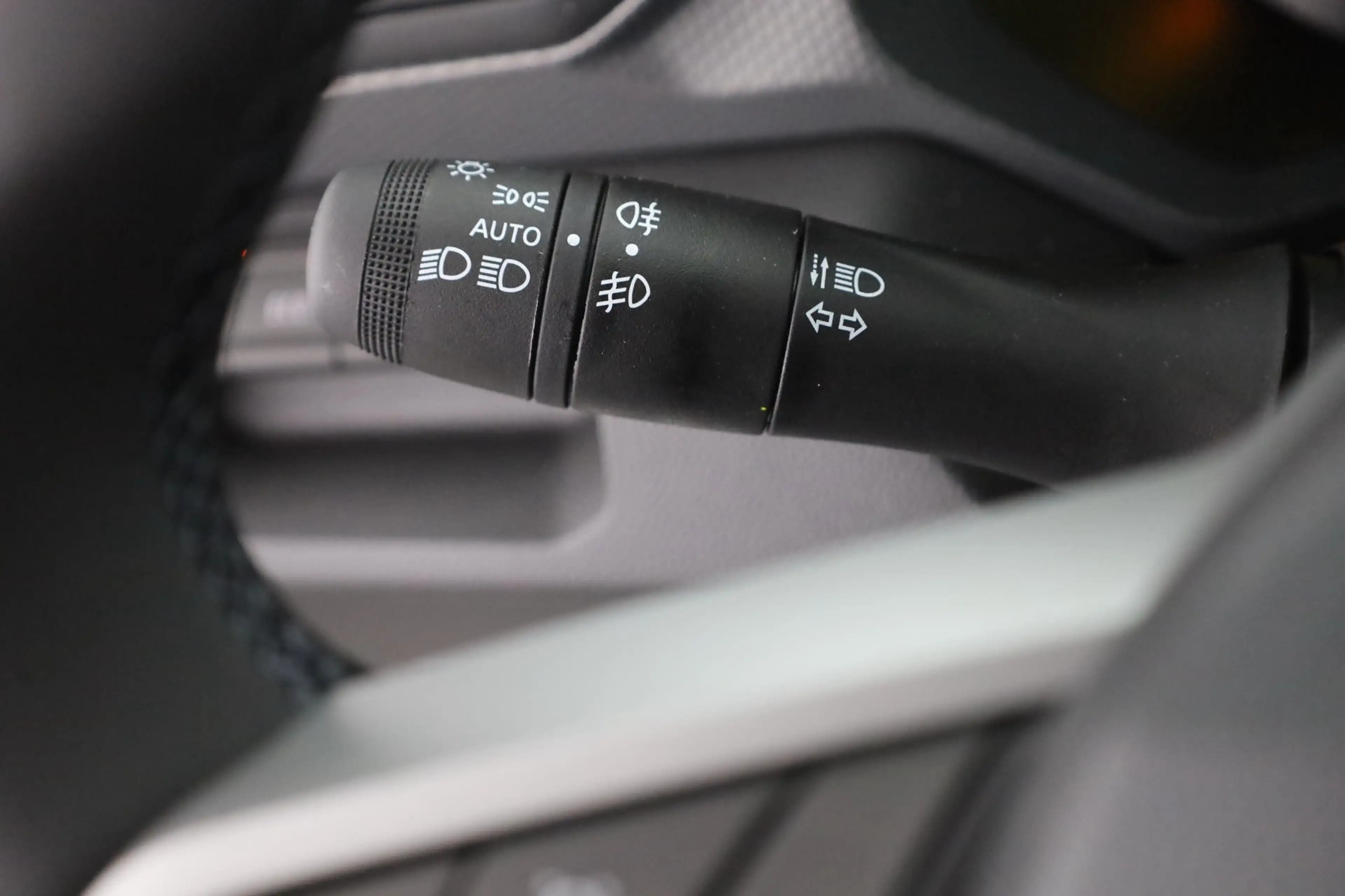 Dacia Duster Journey mHev 140 LED Navi Kamera — photo 19