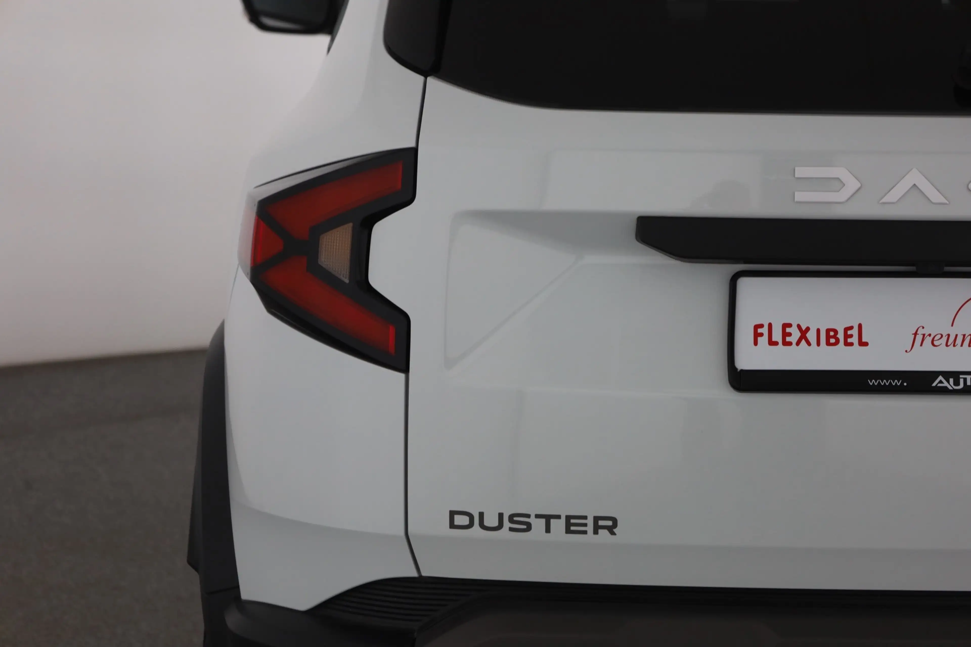 Dacia Duster Journey mHev 140 LED Navi Kamera — photo 30