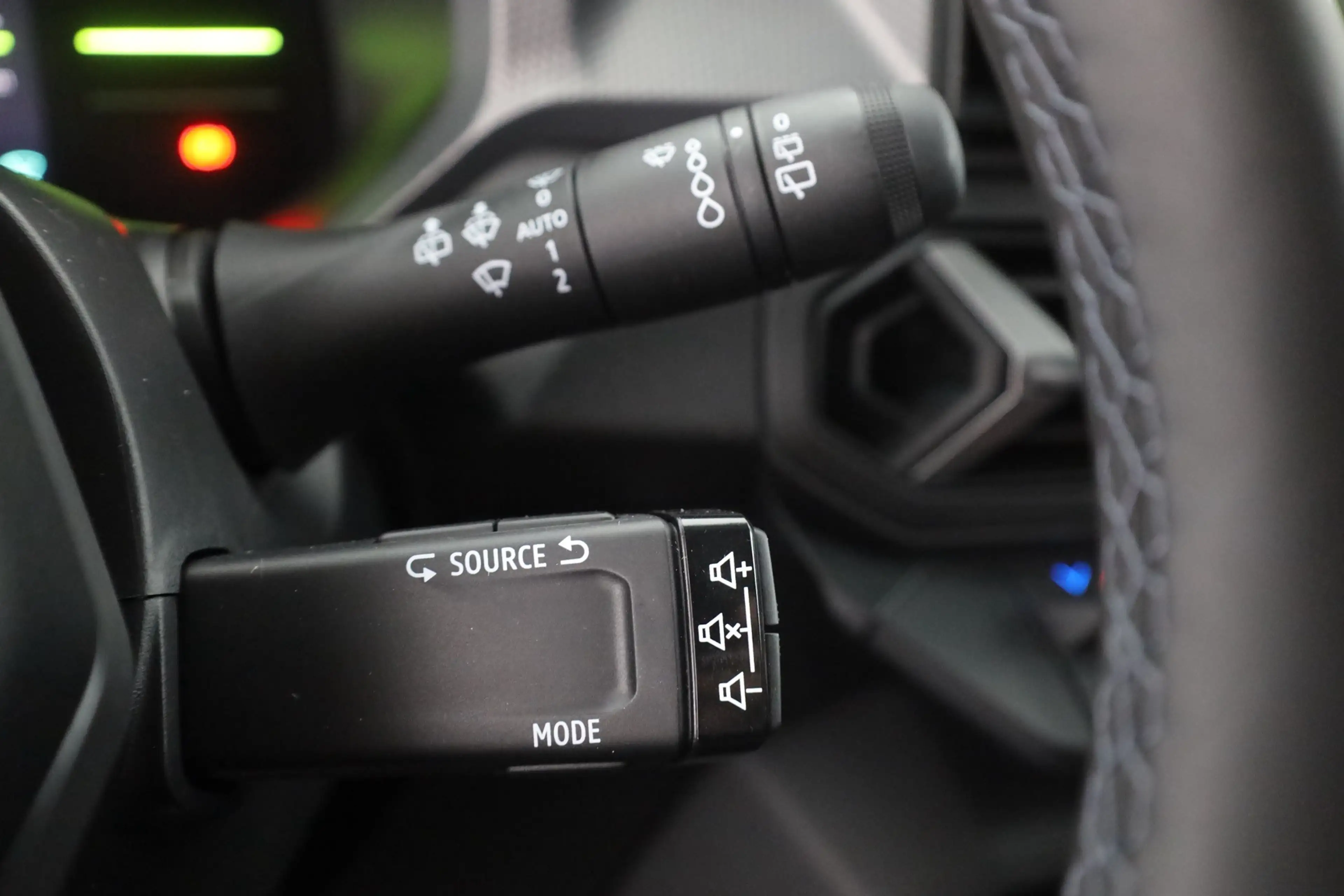 Dacia Duster Journey mHev 140 LED Navi Kamera — photo 21
