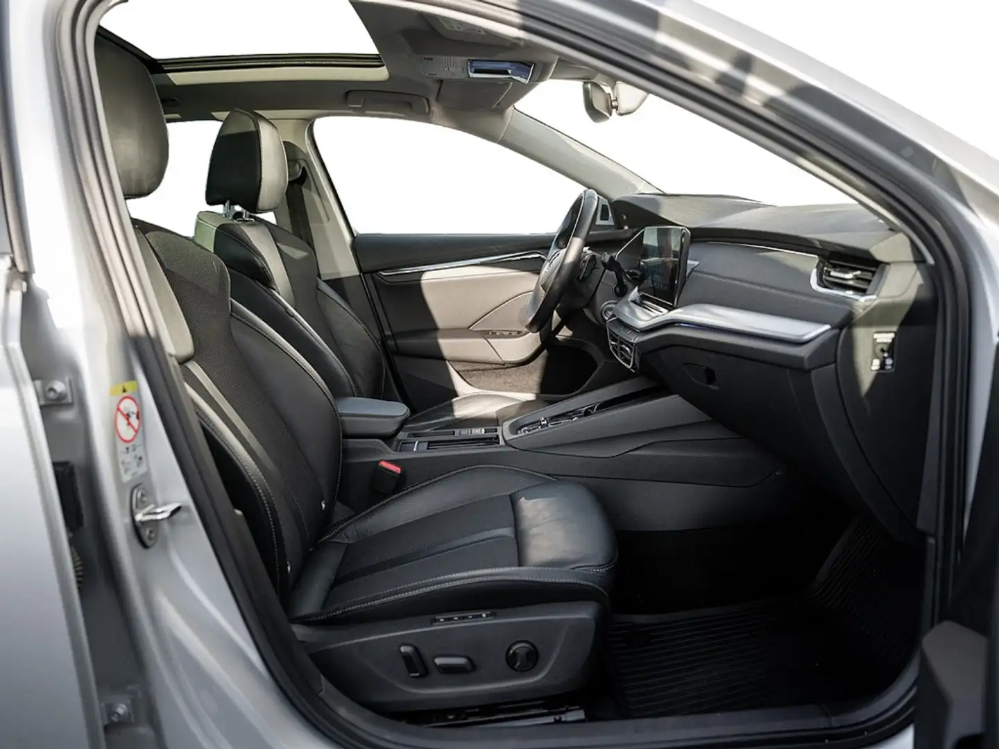 Skoda Octavia Combi 2.0 TDI Style DSG AHK NAVI PANO Silber - 2