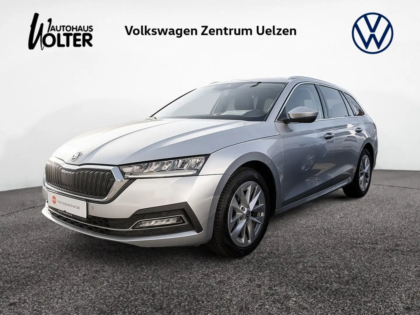 Skoda Octavia Combi 2.0 TDI Style DSG AHK NAVI PANO Silber - 1
