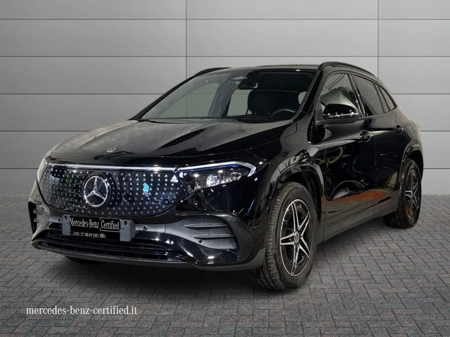 Mercedes-Benz EQB 250 + Progressive Advanced Noir - 1