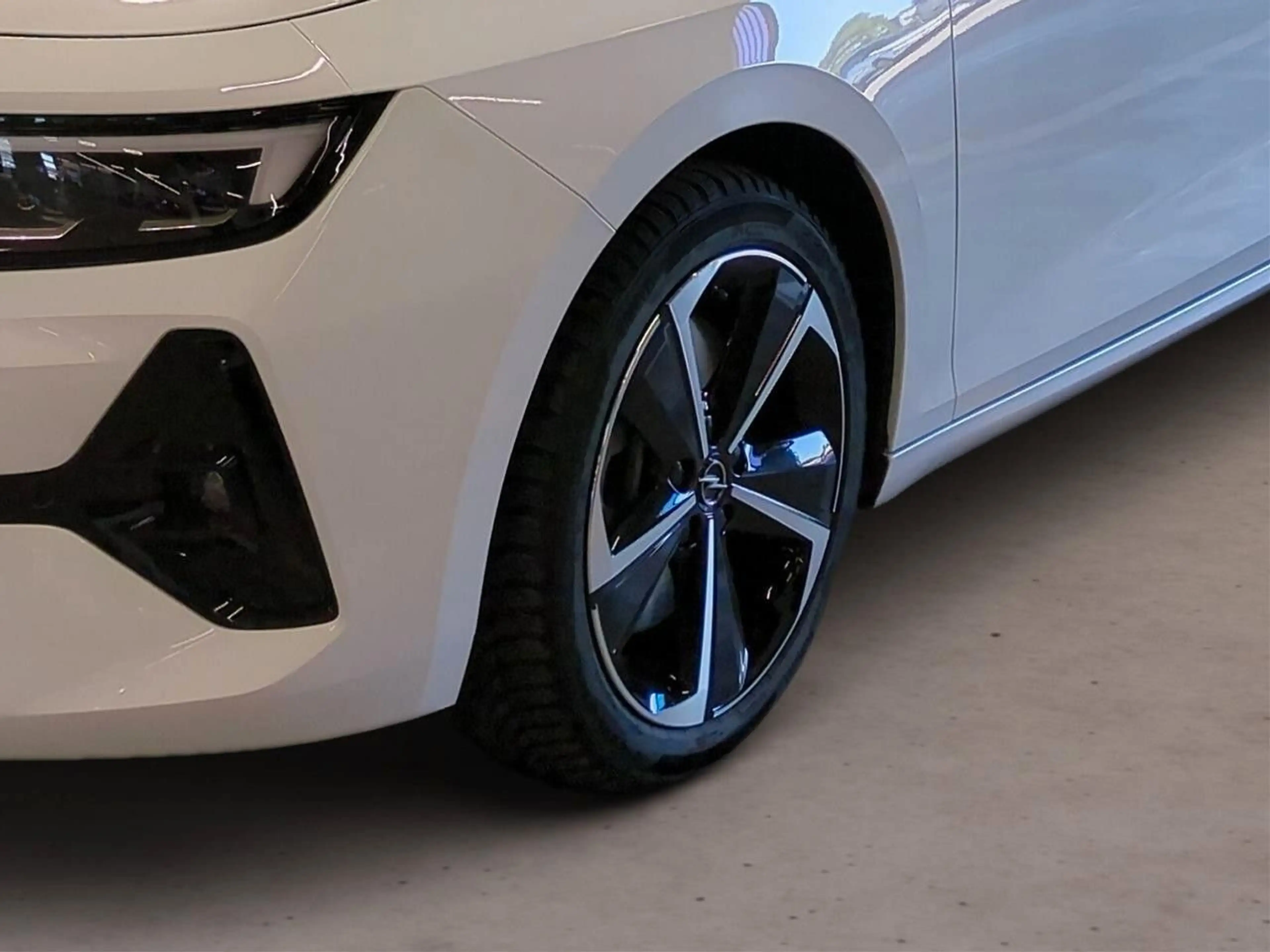 Opel Astra Sports Tourer 1.6T PHEV AT8 GS AHK Matrix — photo 9