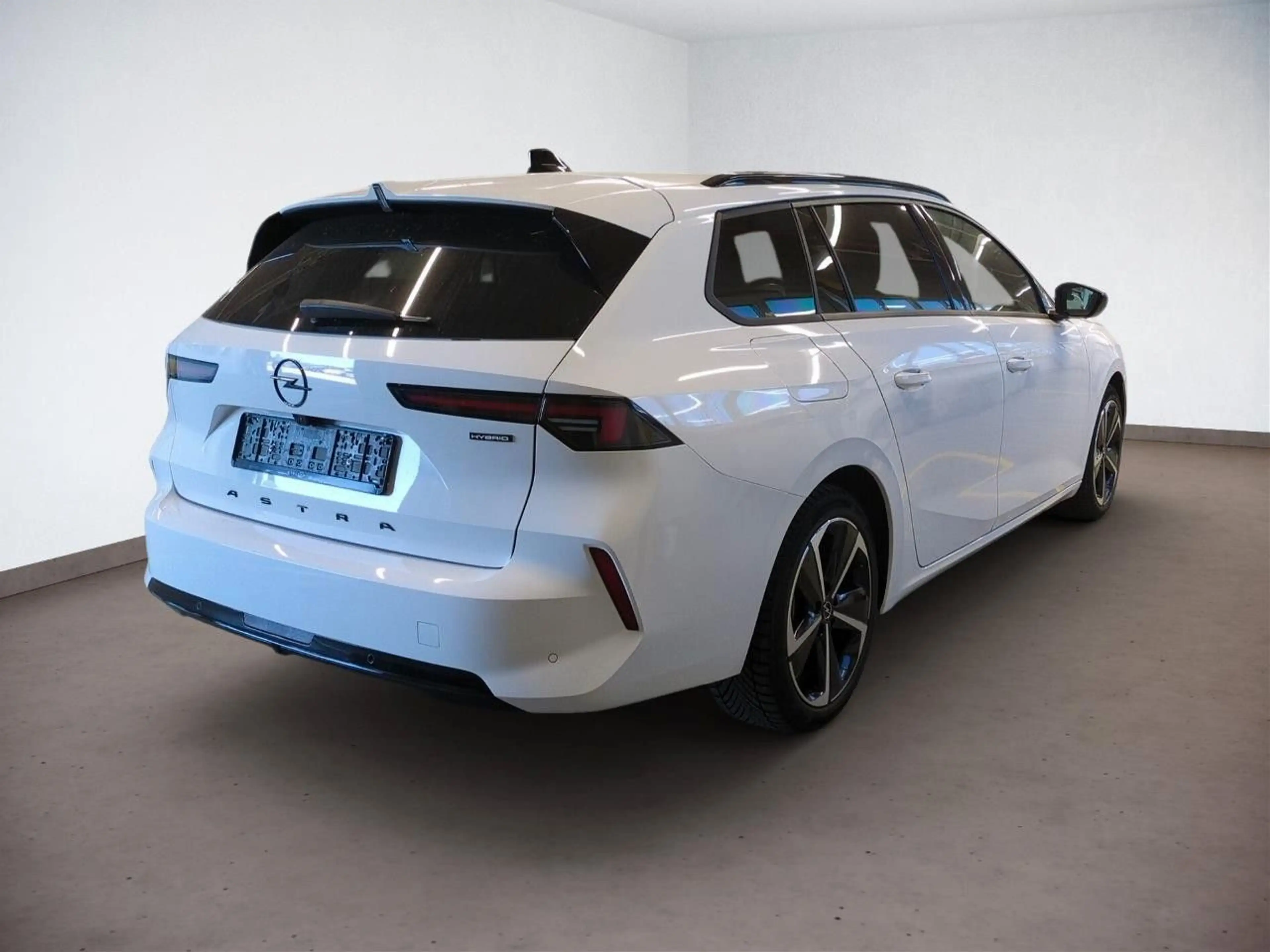 Opel Astra Sports Tourer 1.6T PHEV AT8 GS AHK Matrix — photo 3
