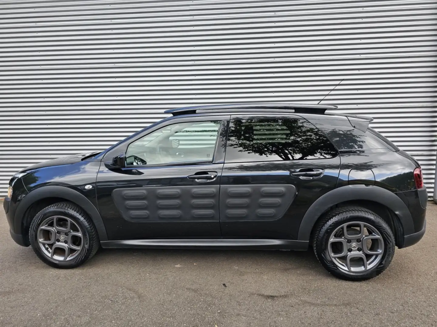 Citroen C4 Cactus 1.2 Pure Tech Shine Nero - 2