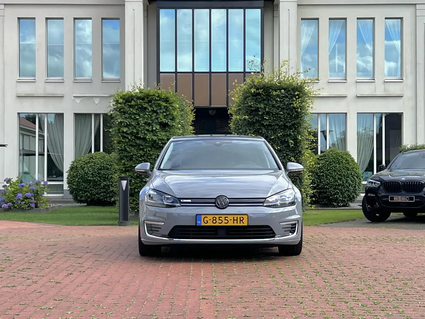 Volkswagen e-Golf e-Golf Grijs - 2