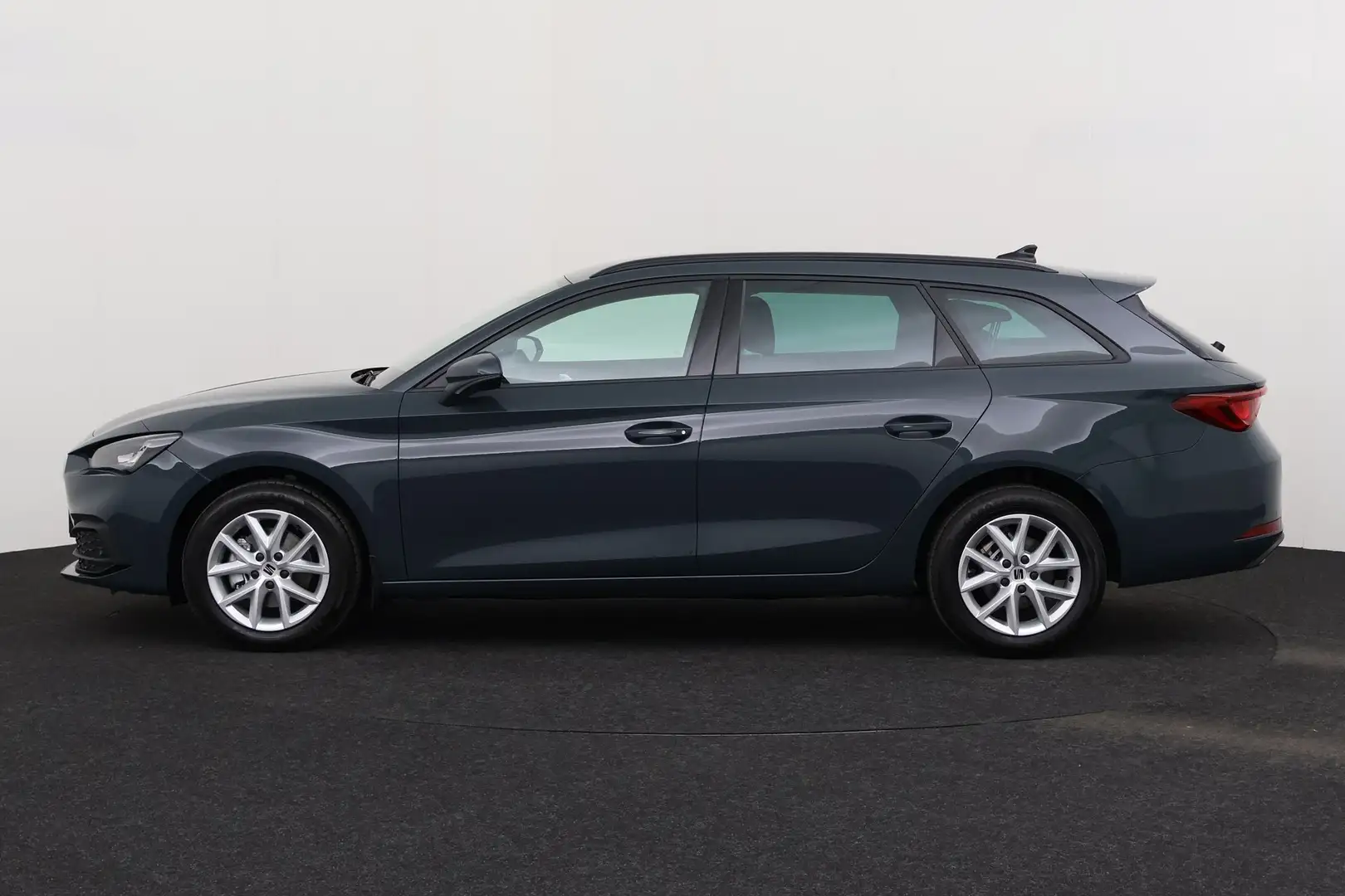 SEAT Leon SW 1.5eTSI DSG + CARPLAY + PDC + ALU Grijs - 2