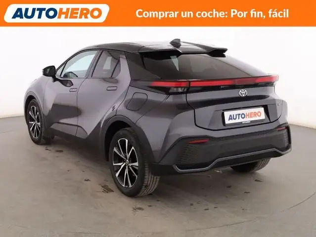 Toyota C-HR view 4