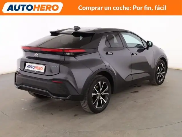 Toyota C-HR view 6