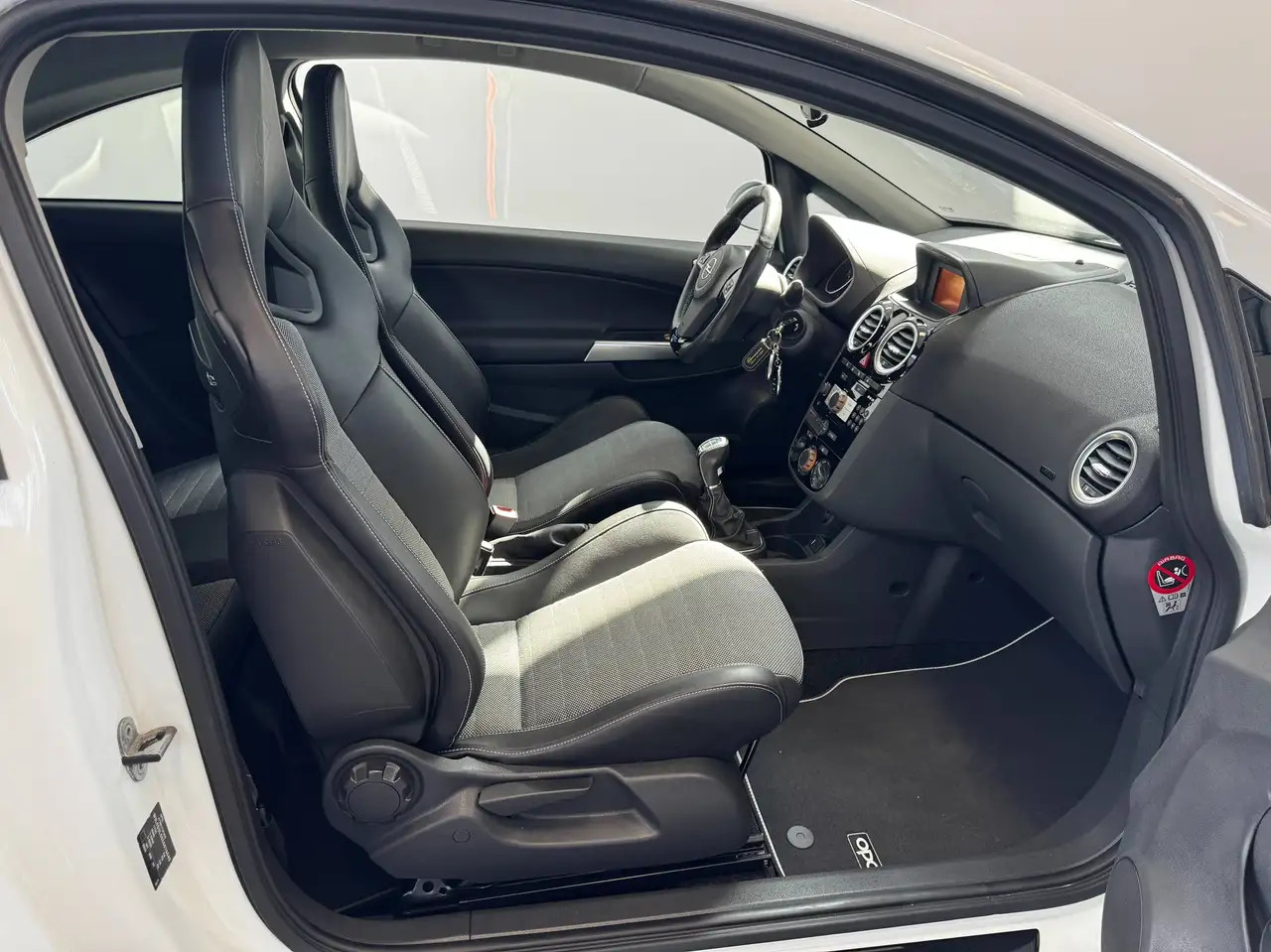 OPEL CORSA 3P 1.6 TURBO 250CH - OPC NURBURGRING EDITION - VOLANT EN CUIR - PACK SPORT