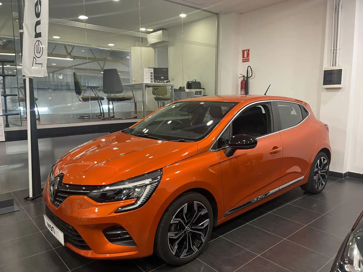 Renault Clio Zen Orange - 2