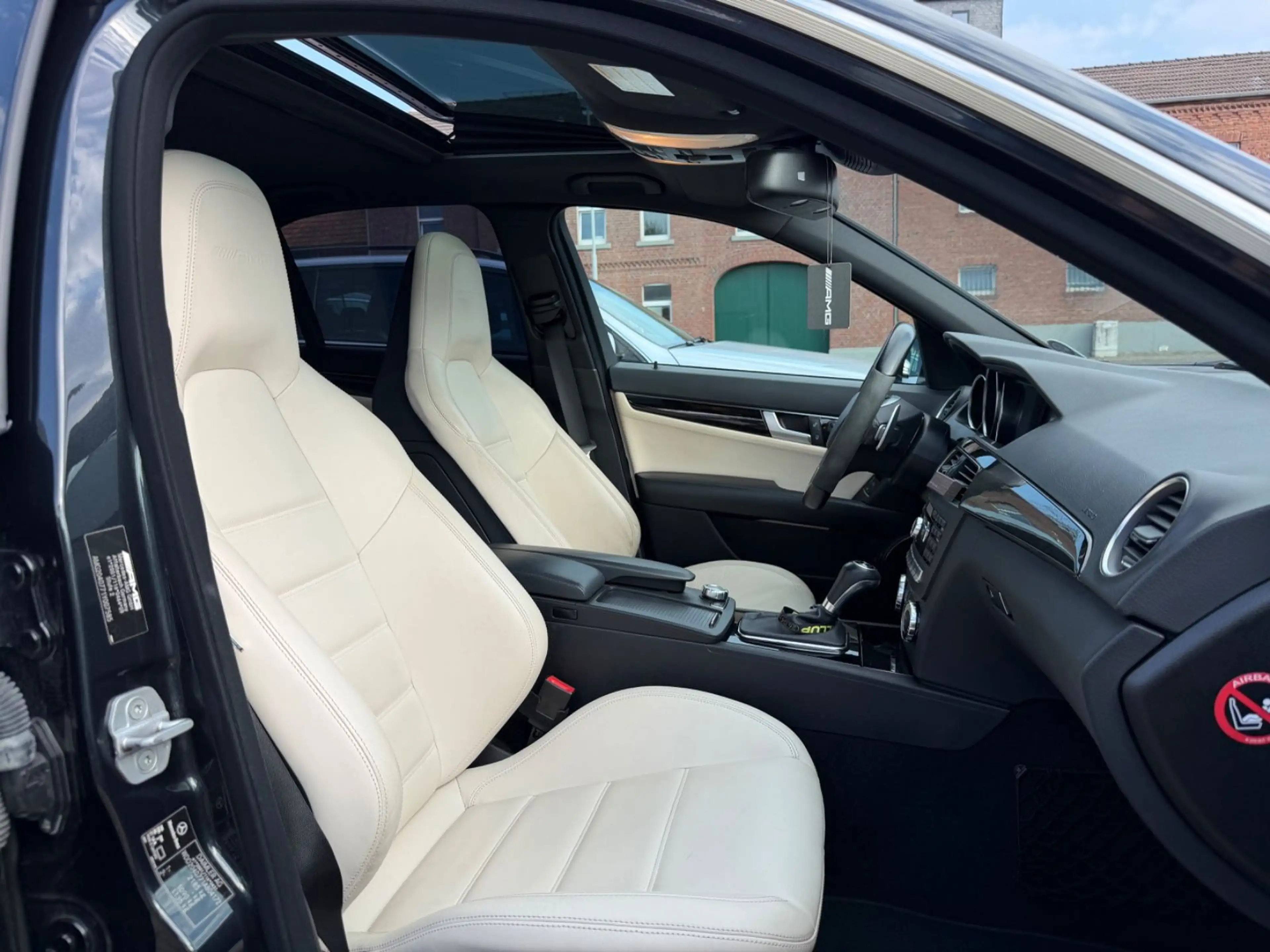 Mercedes-Benz C 63 AMG P-Package Sperrdiff Designo DEUTSCH — photo 12