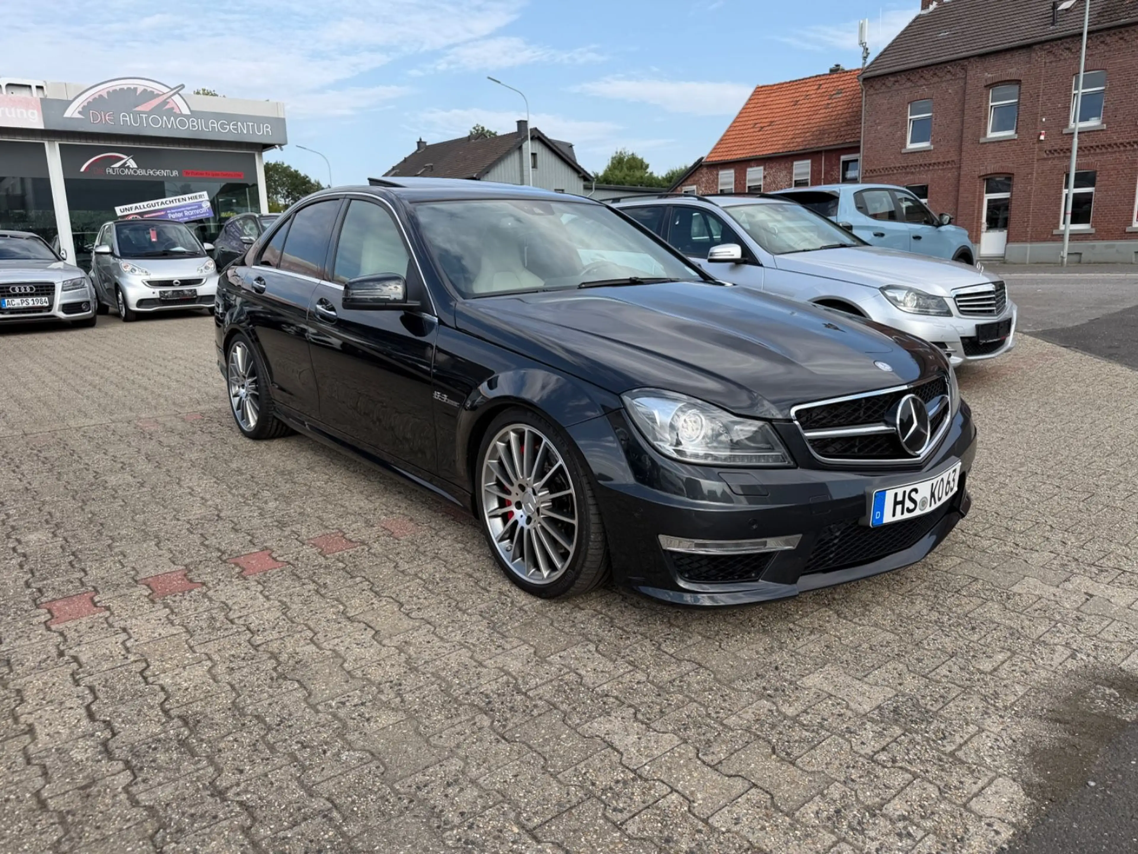 Mercedes-Benz C 63 AMG P-Package Sperrdiff Designo DEUTSCH — photo 3