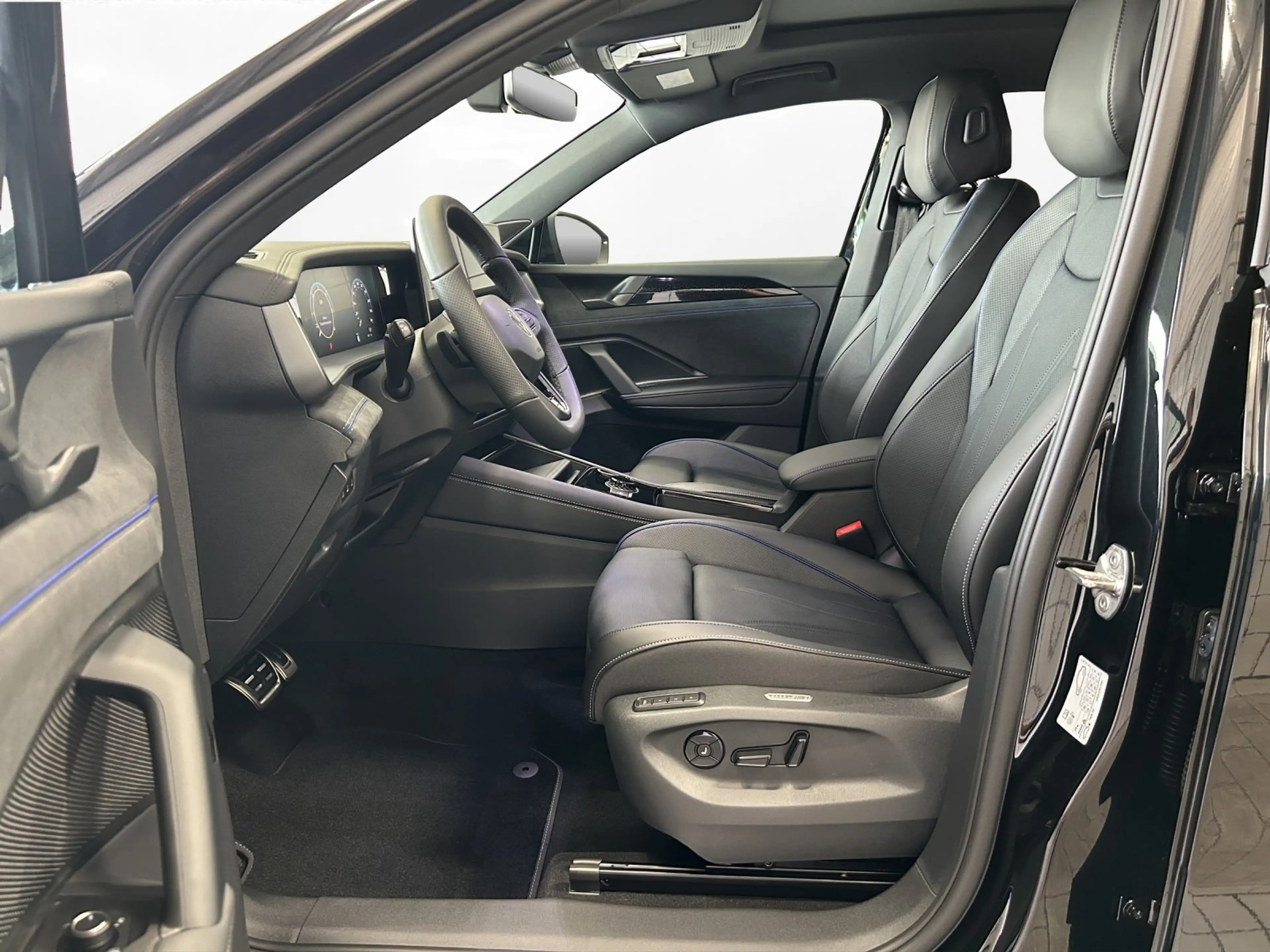 Volkswagen Tayron 2.0 TDI DSG 4MOTION R-Line BLACK STYLE | AHK | 7 S — photo 8
