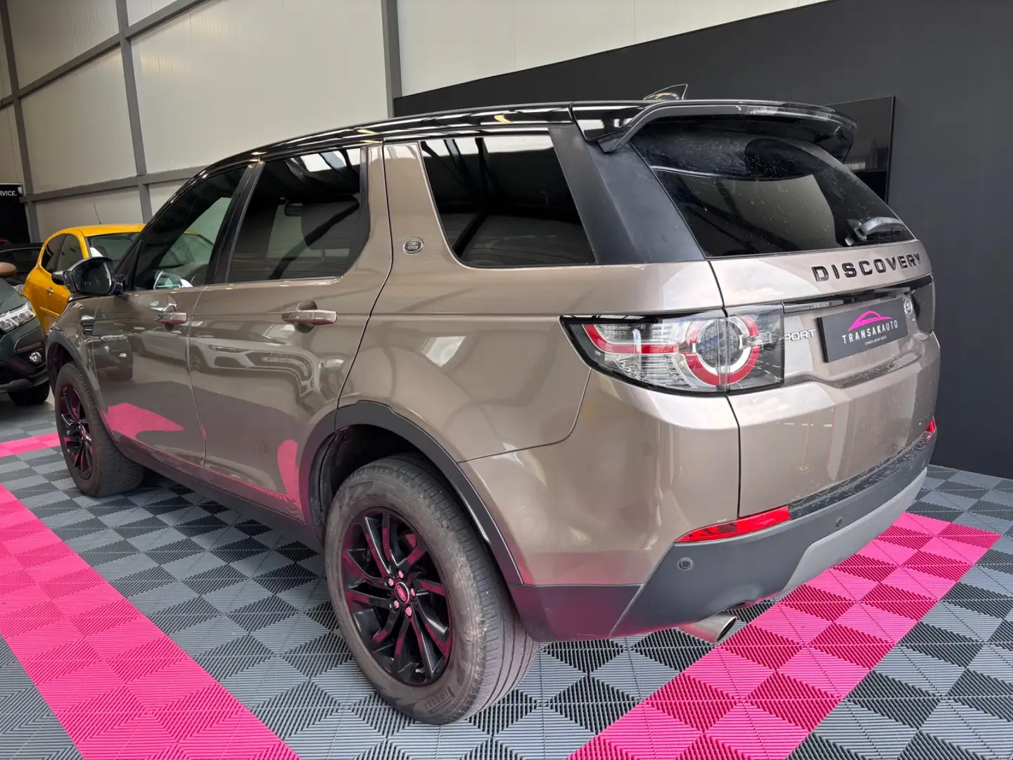 Land Rover Discovery Sport HSE A Коричневый - 2