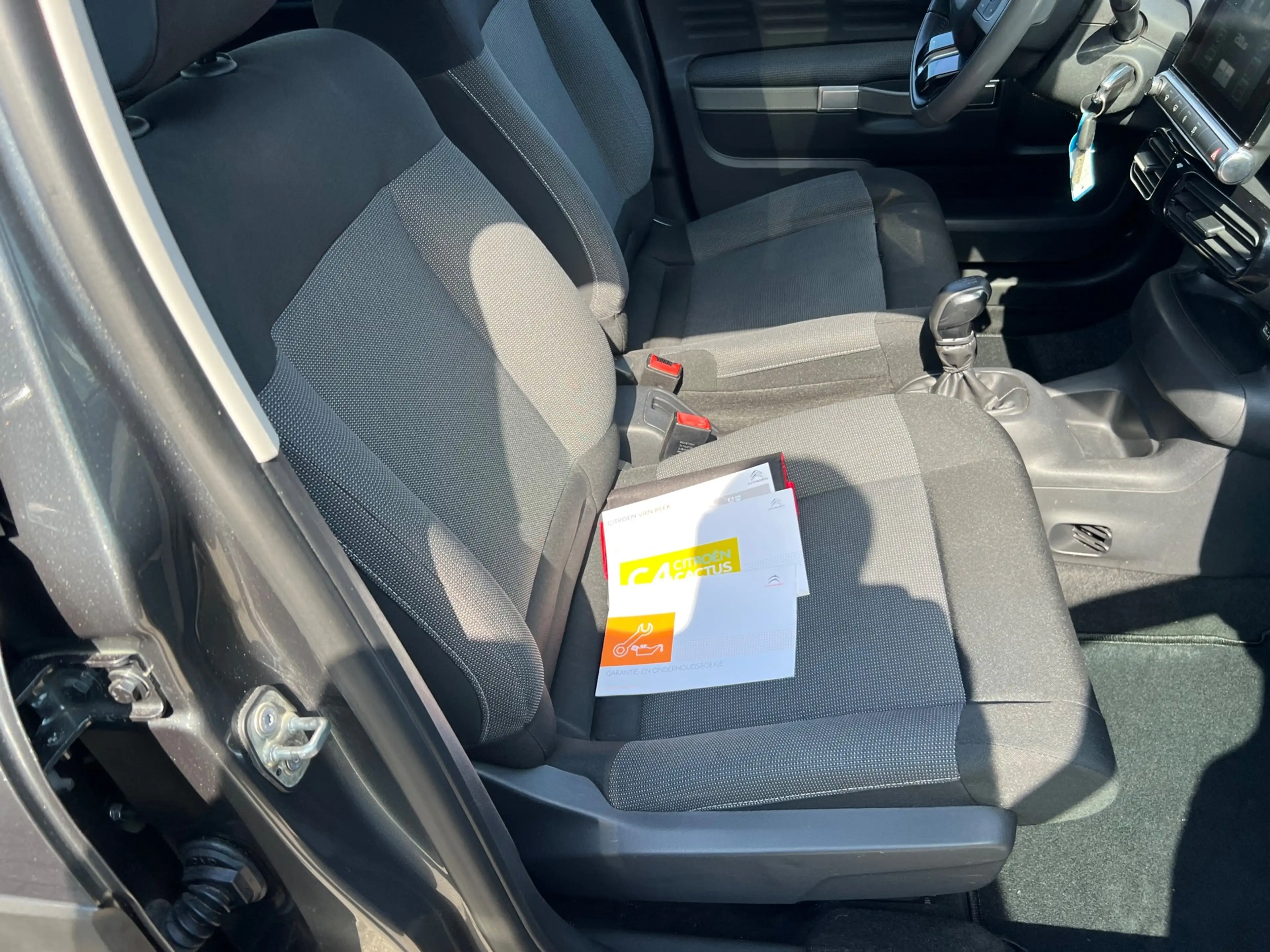 Citroen C4 Cactus 1.2 PureTech Business Plus — photo 8