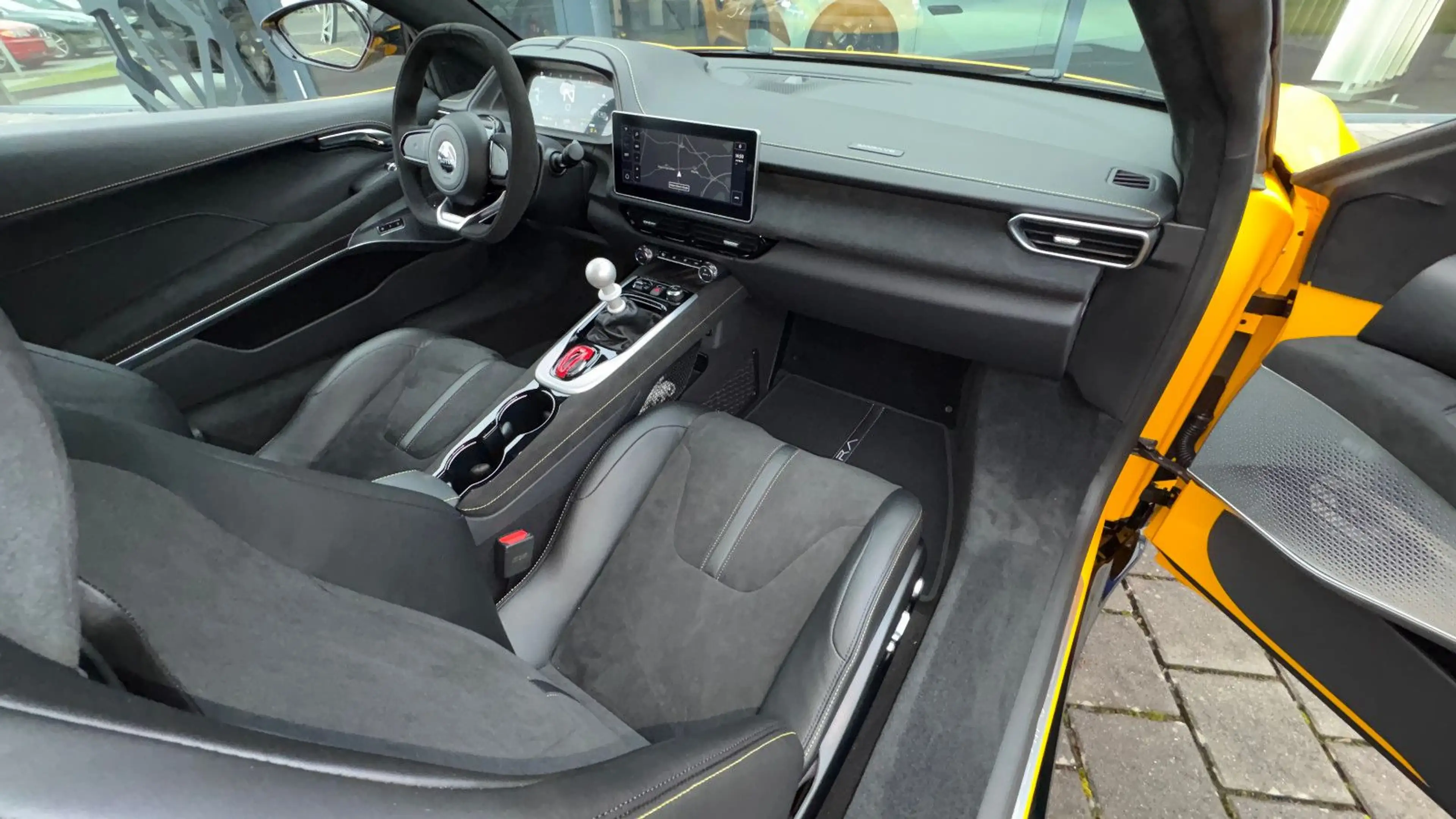 Lotus Emira V6 SE, Lotus am Ring by Komo-Tec GmbH — photo 15