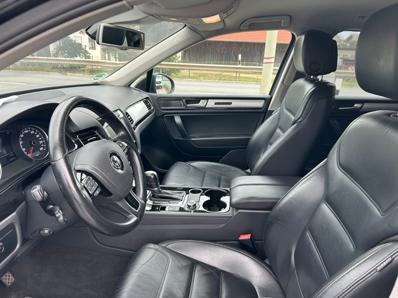 Volkswagen Touareg V6 TDI BMT — photo 8