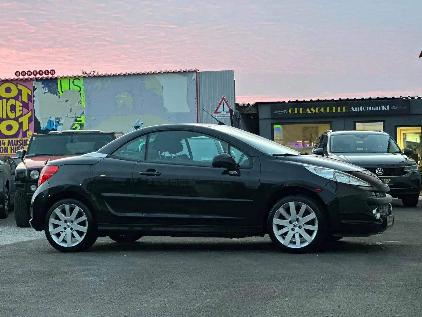 Peugeot 207 CC Active 1,6 16V *1-Besitz*Mit Pickerl* Schwarz - 1