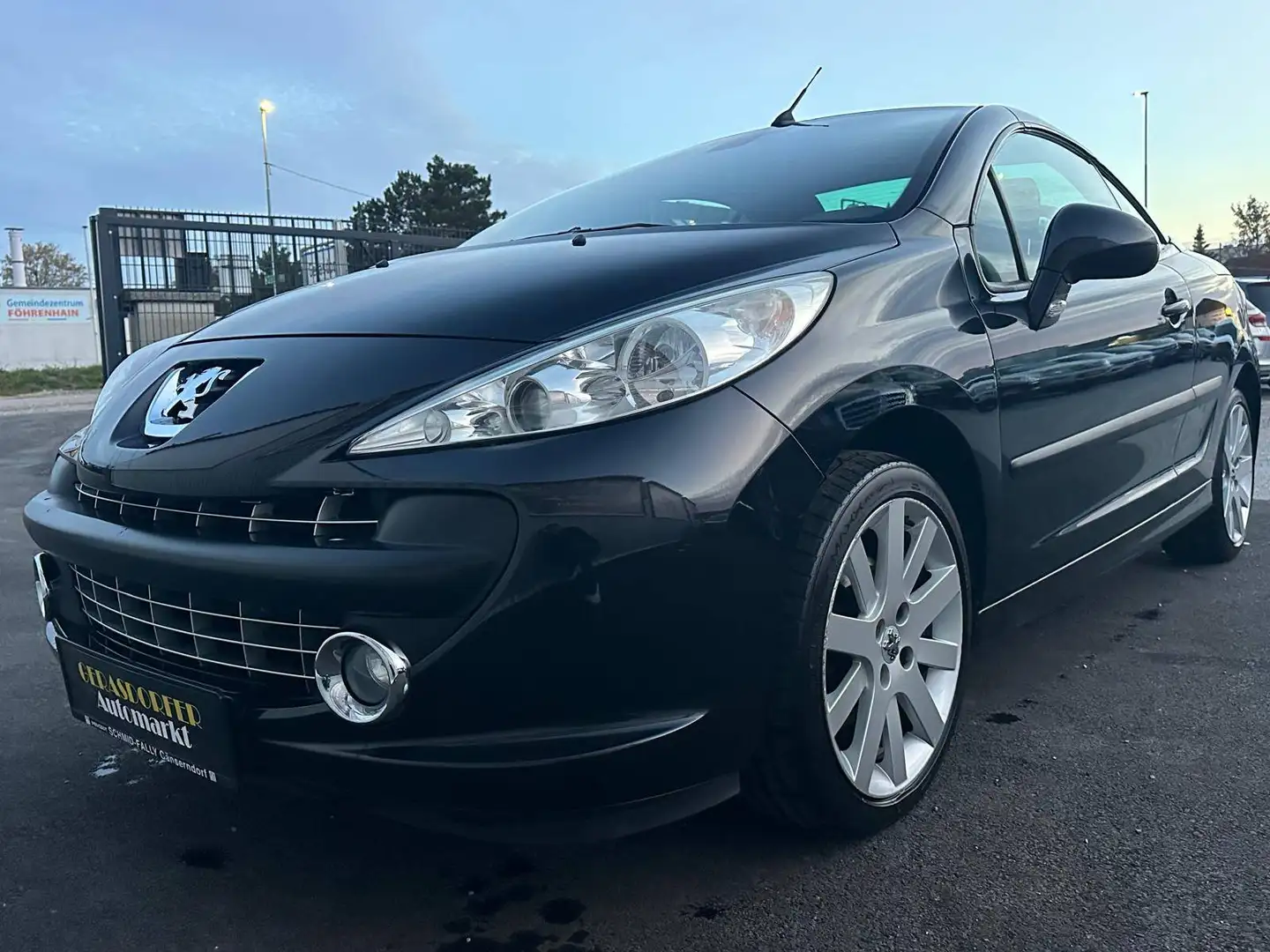 Peugeot 207 CC Active 1,6 16V *1-Besitz*Mit Pickerl* Schwarz - 2