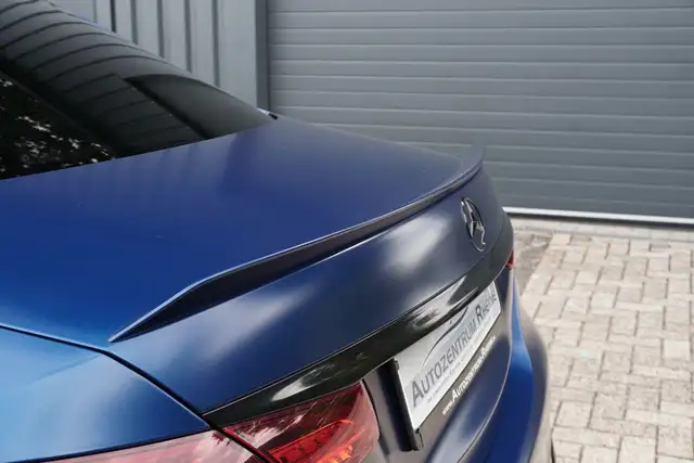 Mercedes-Benz E Class view 14