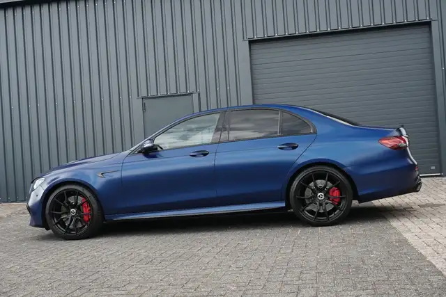 Mercedes-Benz E Class view 4