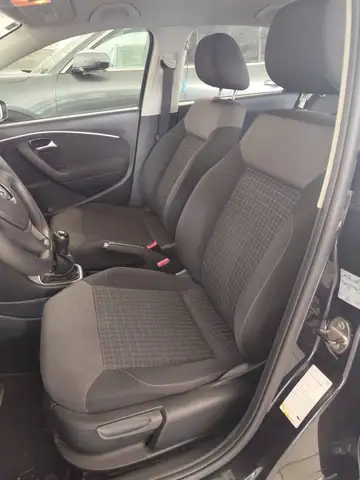 Volkswagen Polo view 6