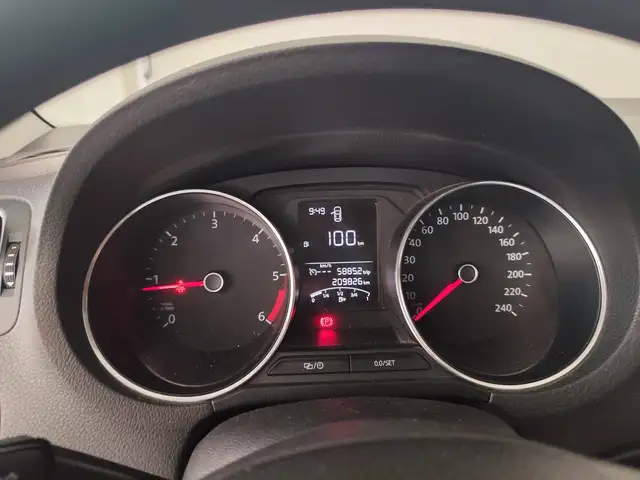 Volkswagen Polo view 10