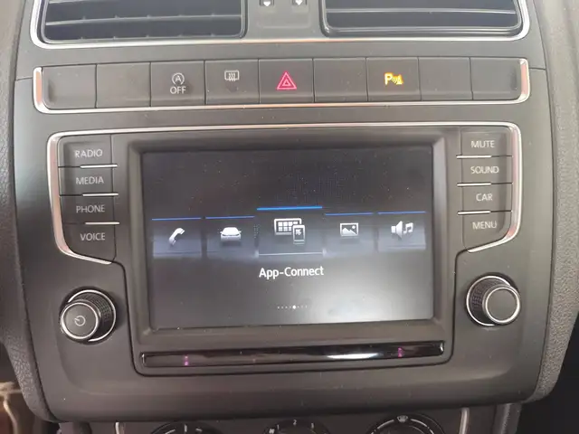 Volkswagen Polo view 13