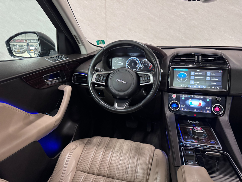 Jaguar F-Pace 2.0 Portfolio AWD 30t Meridian Panoramadak HUD — photo 13