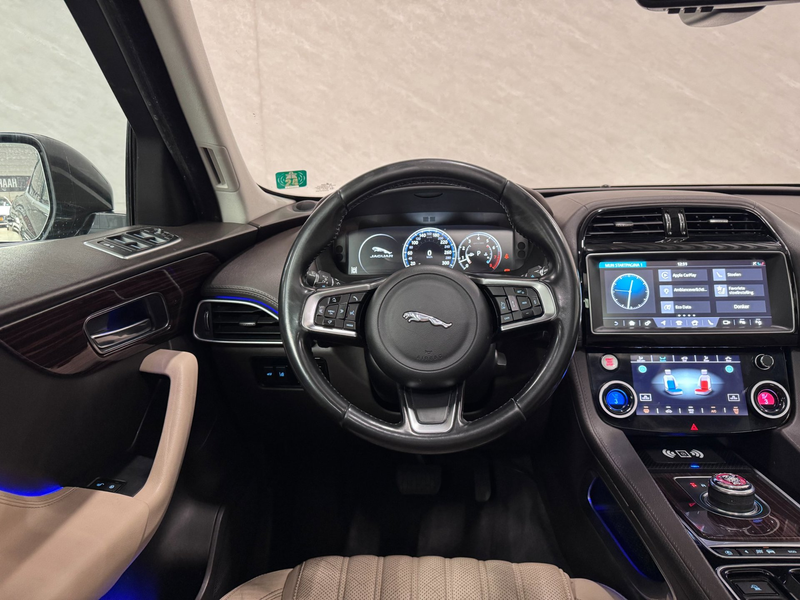 Jaguar F-Pace 2.0 Portfolio AWD 30t Meridian Panoramadak HUD — photo 15