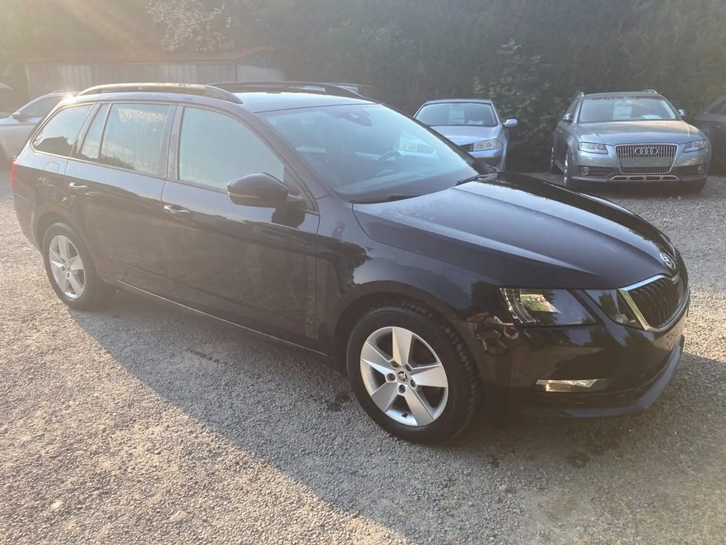 Skoda Octavia Break 1,6 CrTdi 14.835 + TVA/BTW = 17.950 euros Noir - 2