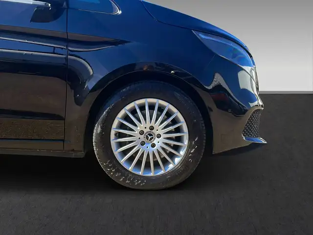 Mercedes-Benz V-Class view 4