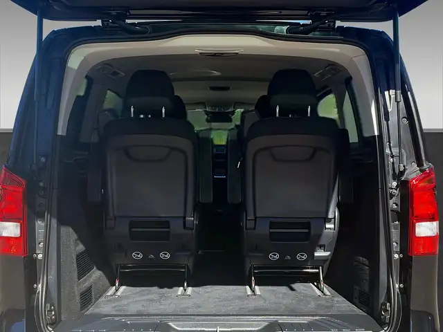 Mercedes-Benz V-Class view 8
